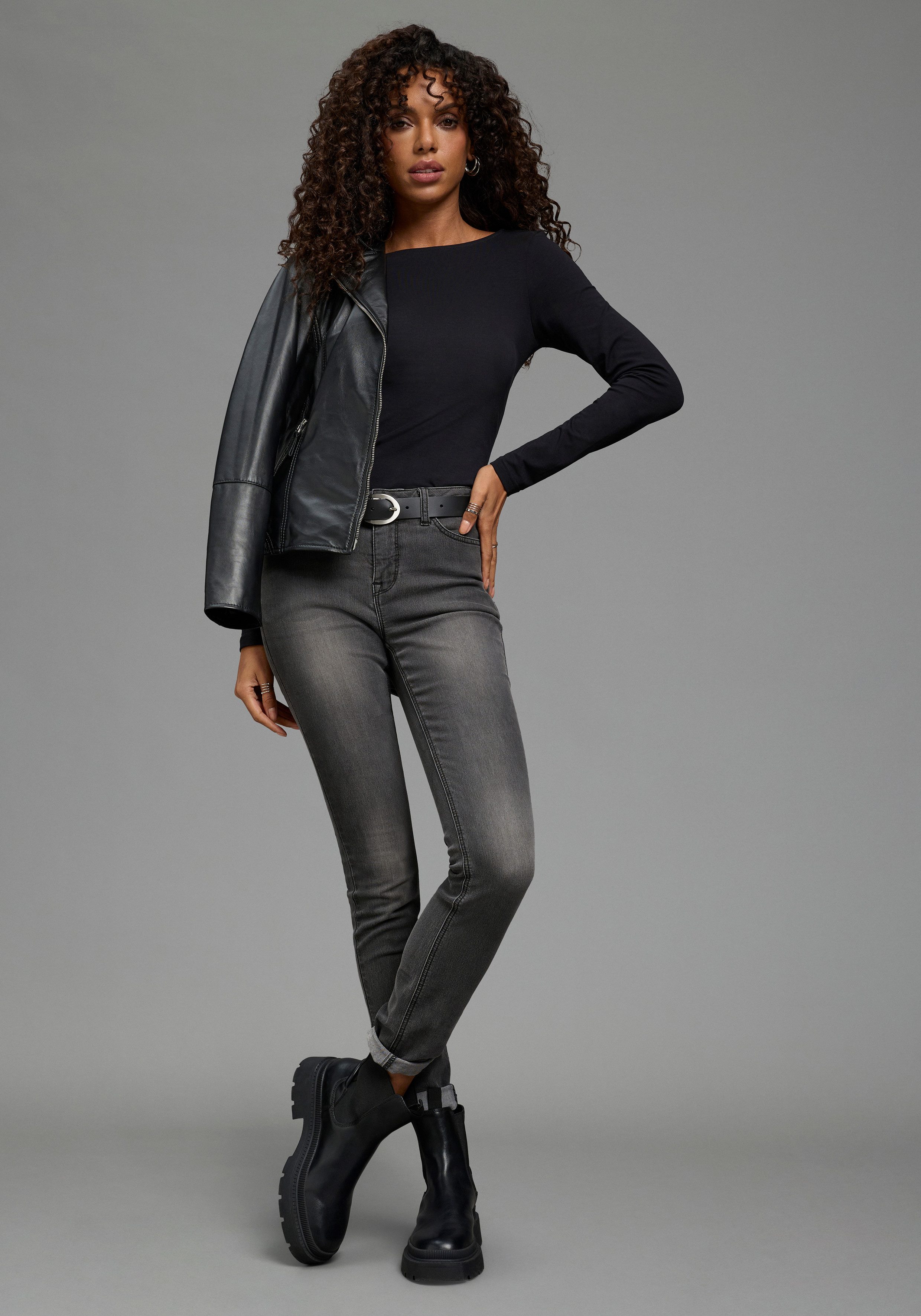 Zum Outfit 11