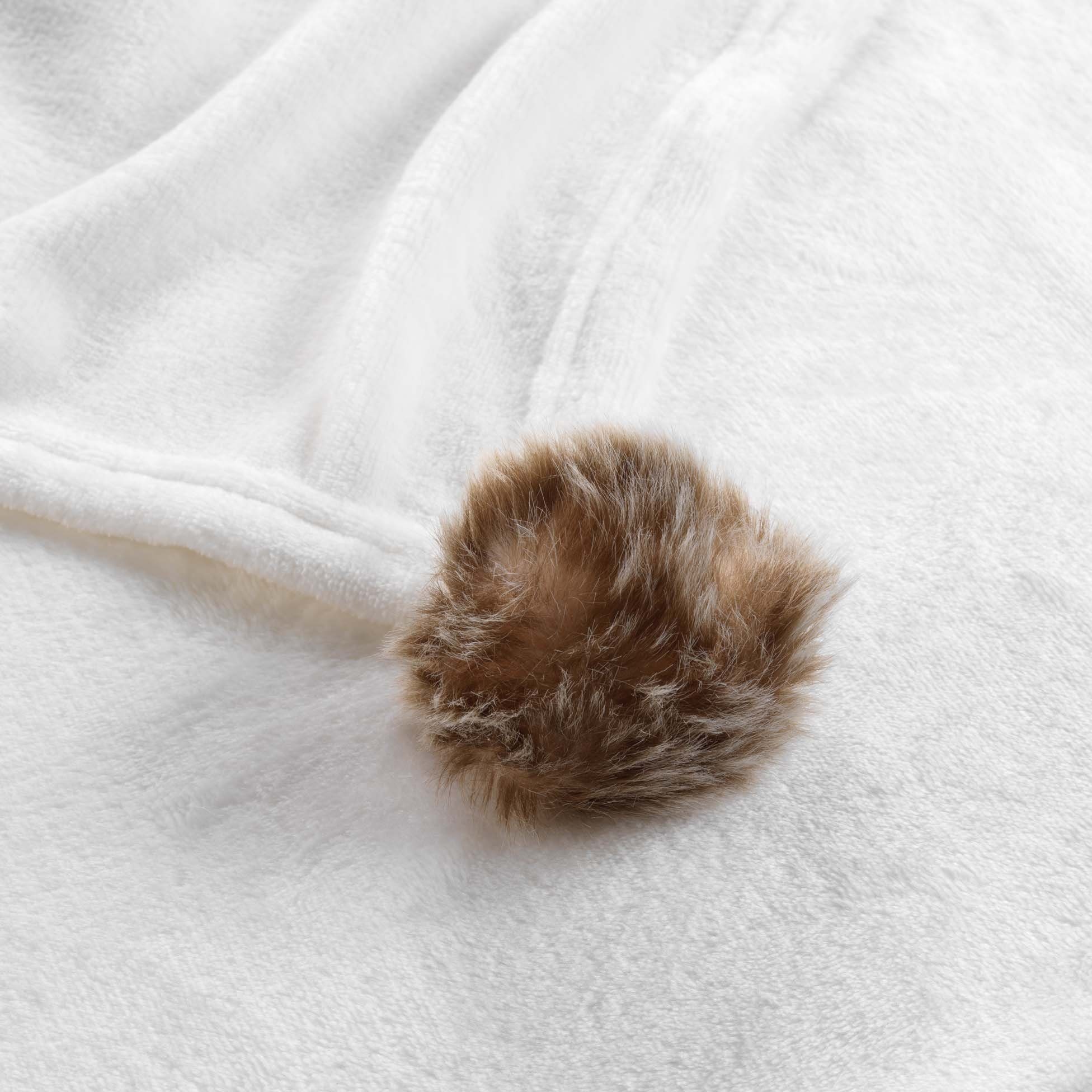 Douceur d'intérieur Tagesdecke Weiche Decke SNOWY, mit Pompons, kuschelig, 125 x 150 cm