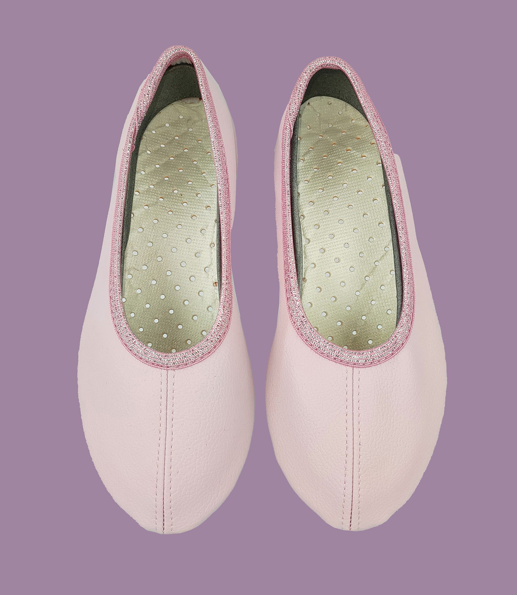 Beck Schläppchen Chance aus veganem Leder, perforierte Gummisohle Gymnastikschuh Sehr robust - perforierte Laufsohle