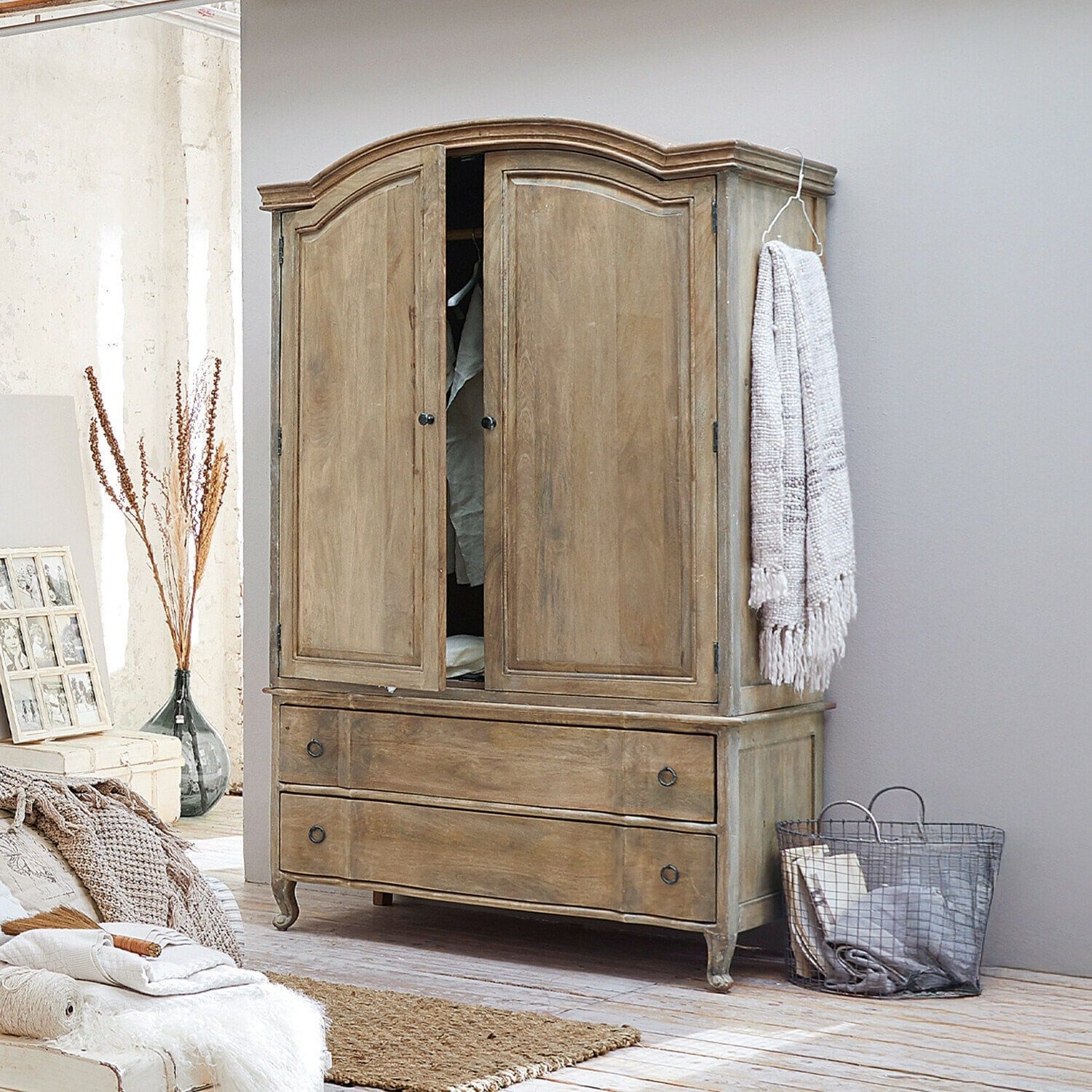 Mirabeau Kommode Kleiderschrank Richert braun