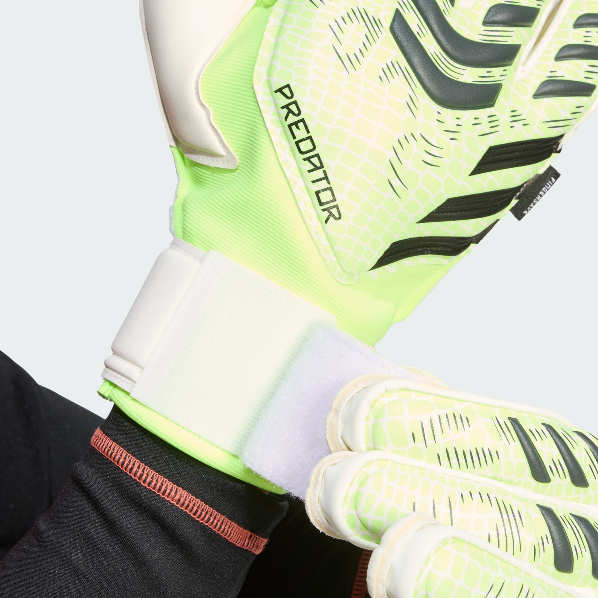 adidas Performance Torwarthandschuhe PREDATOR MATCH FINGERSAVE TORWARTHANDS günstig online kaufen