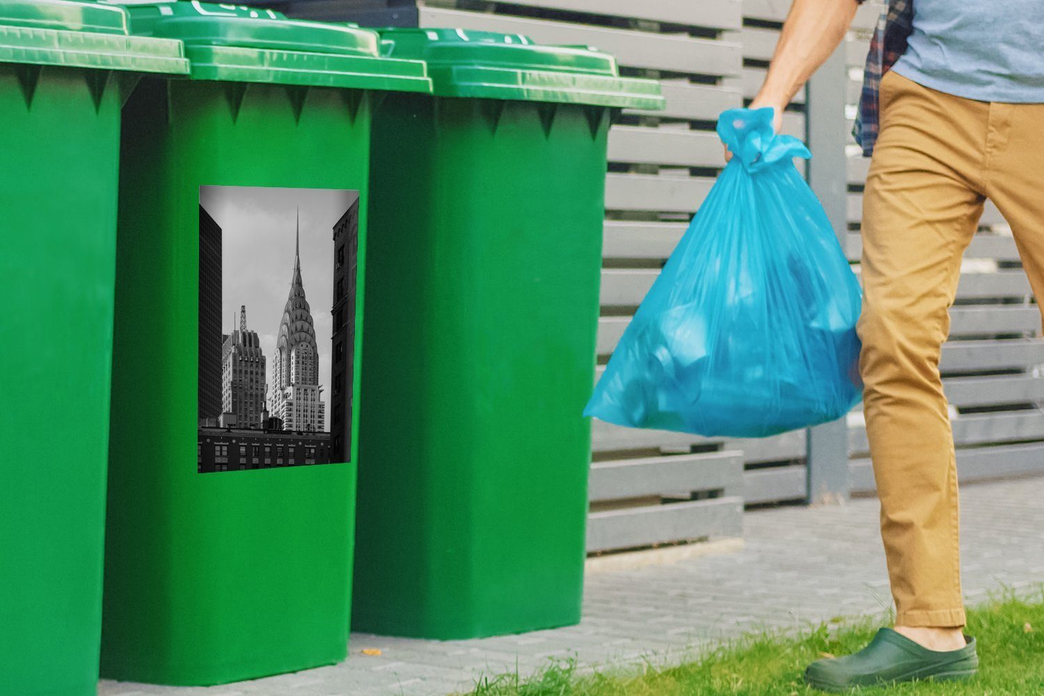 Weiß Mülleimer-aufkleber, Sticker, St), Schwarz - Wolkenkratzer - MuchoWow Container, Abfalbehälter Mülltonne, Manhattan (1 Wandsticker -