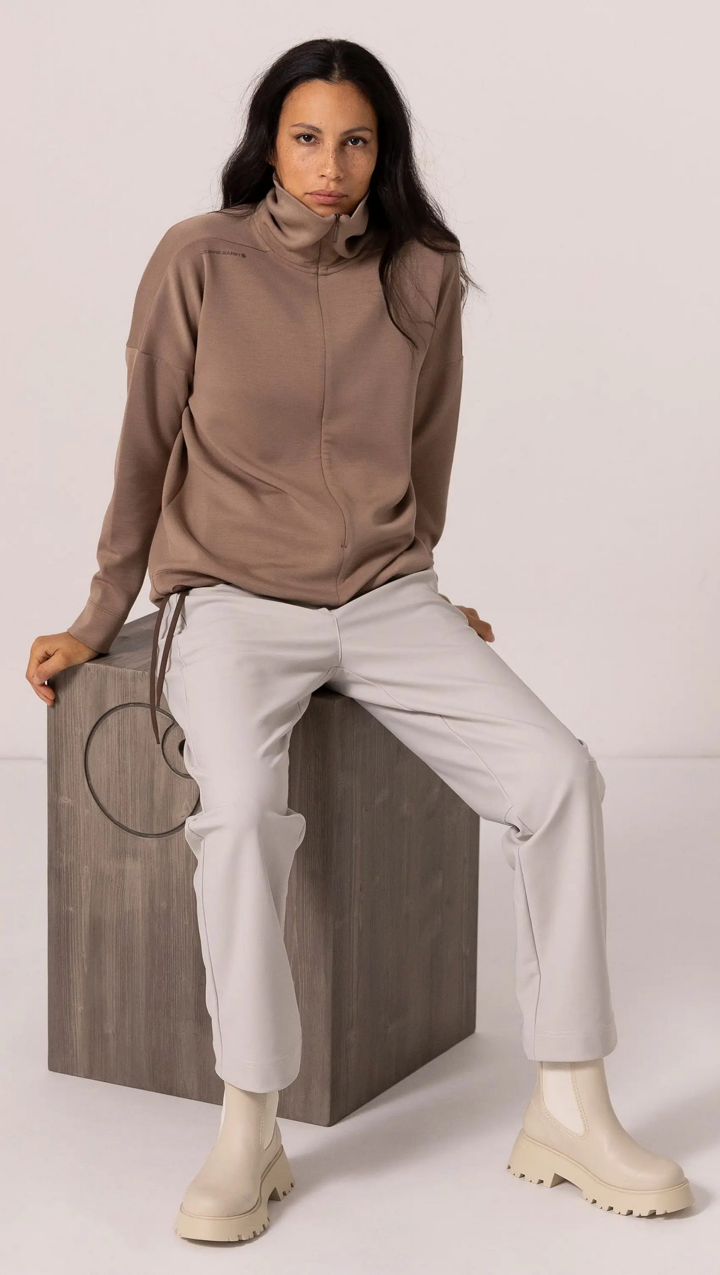 Jeanne Baret Anorak JAKARTA SWEAT