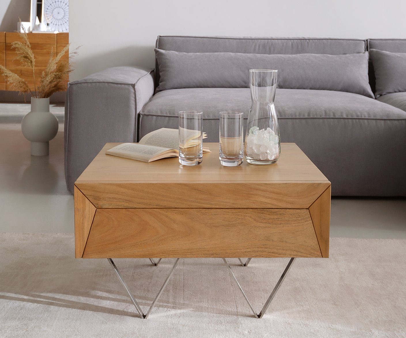 DELIFE Couchtisch Kayu, Akazie Natur 60x60 cm 2 Schübe V-Fuß Edelstahl Couchtisch