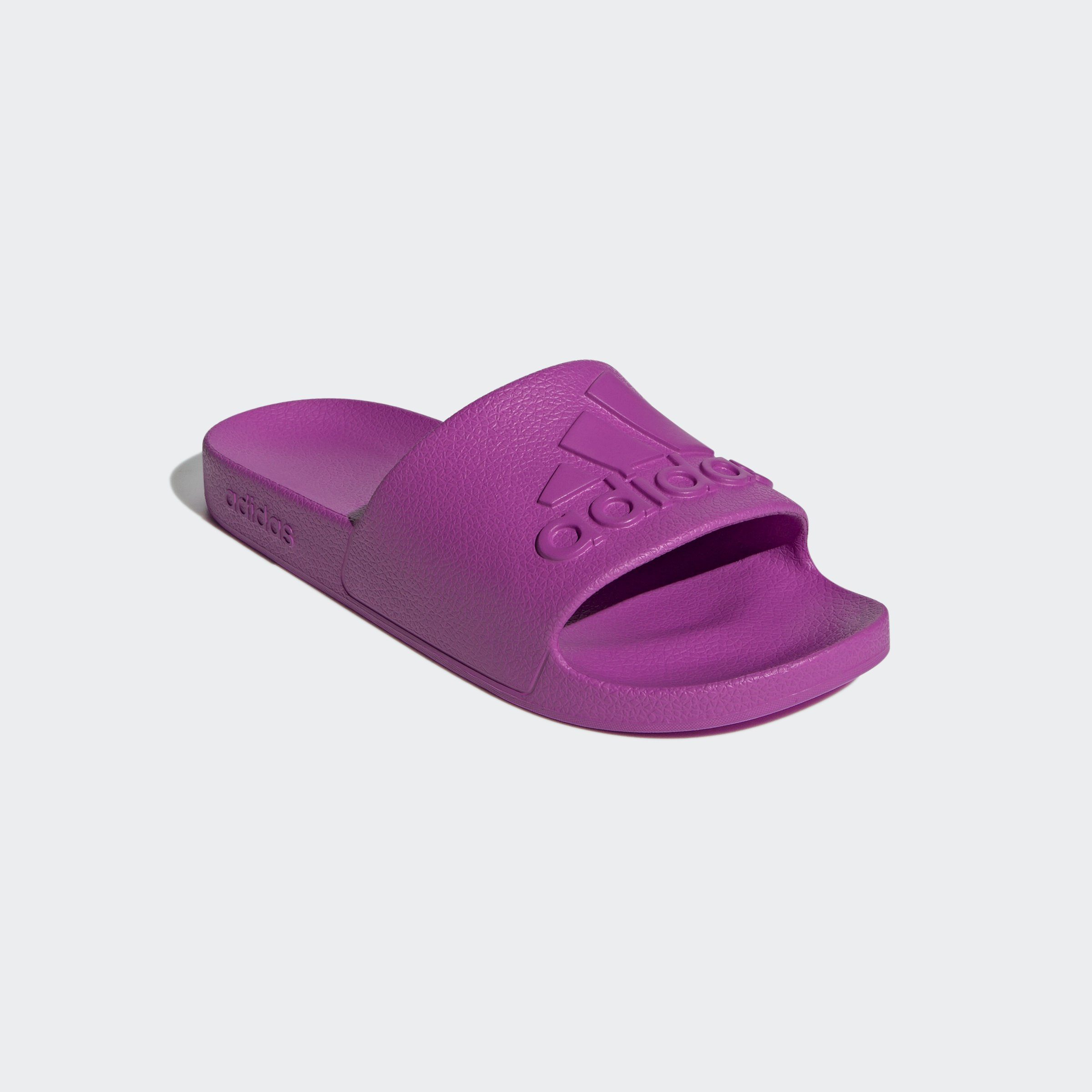 adidas Sportswear ADILETTE AQUA Badesandale Eine lassige adilette fur jeden Tag