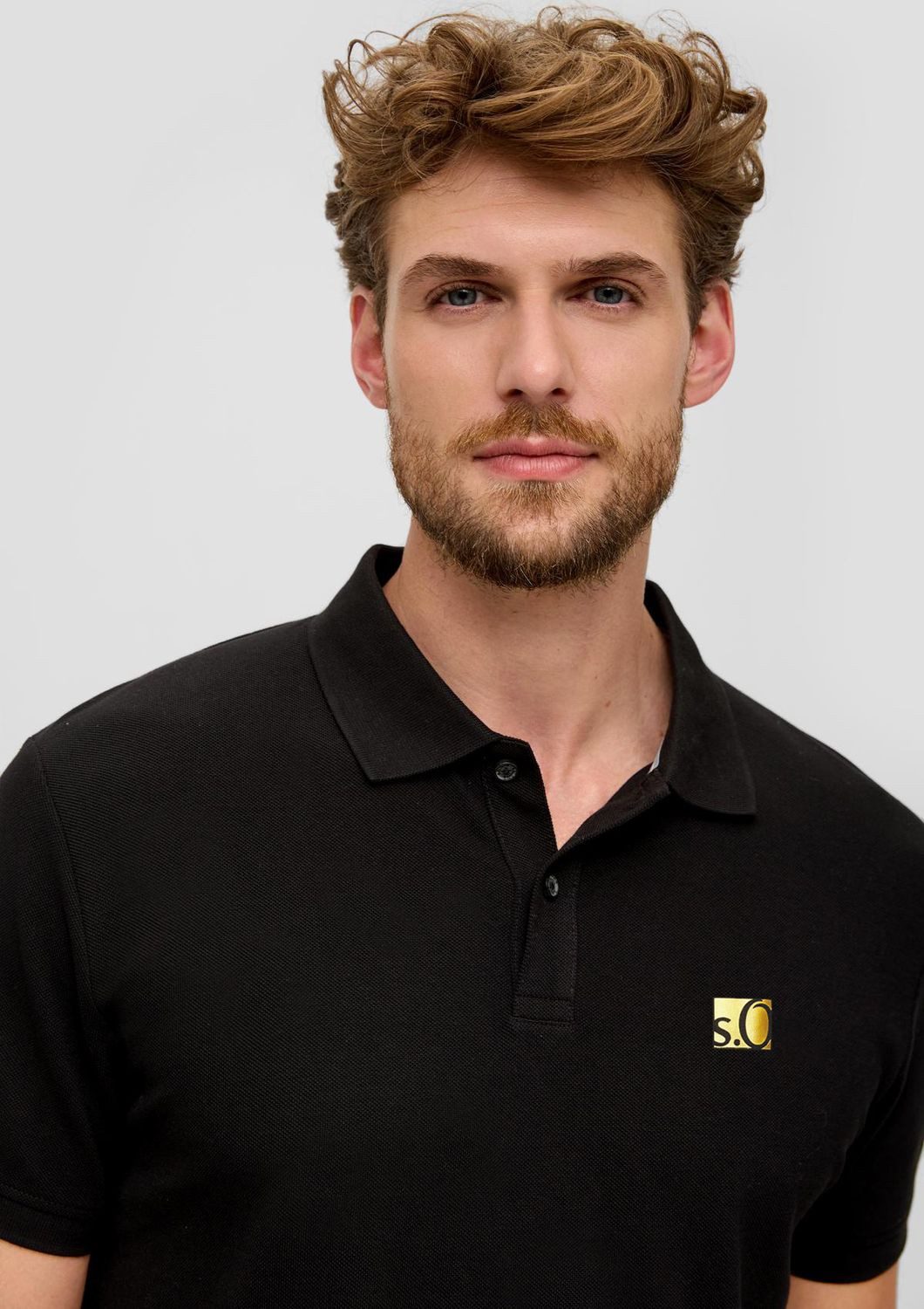 s.Oliver Poloshirt Poloshirt mit Metallic-Logo auf der Brust