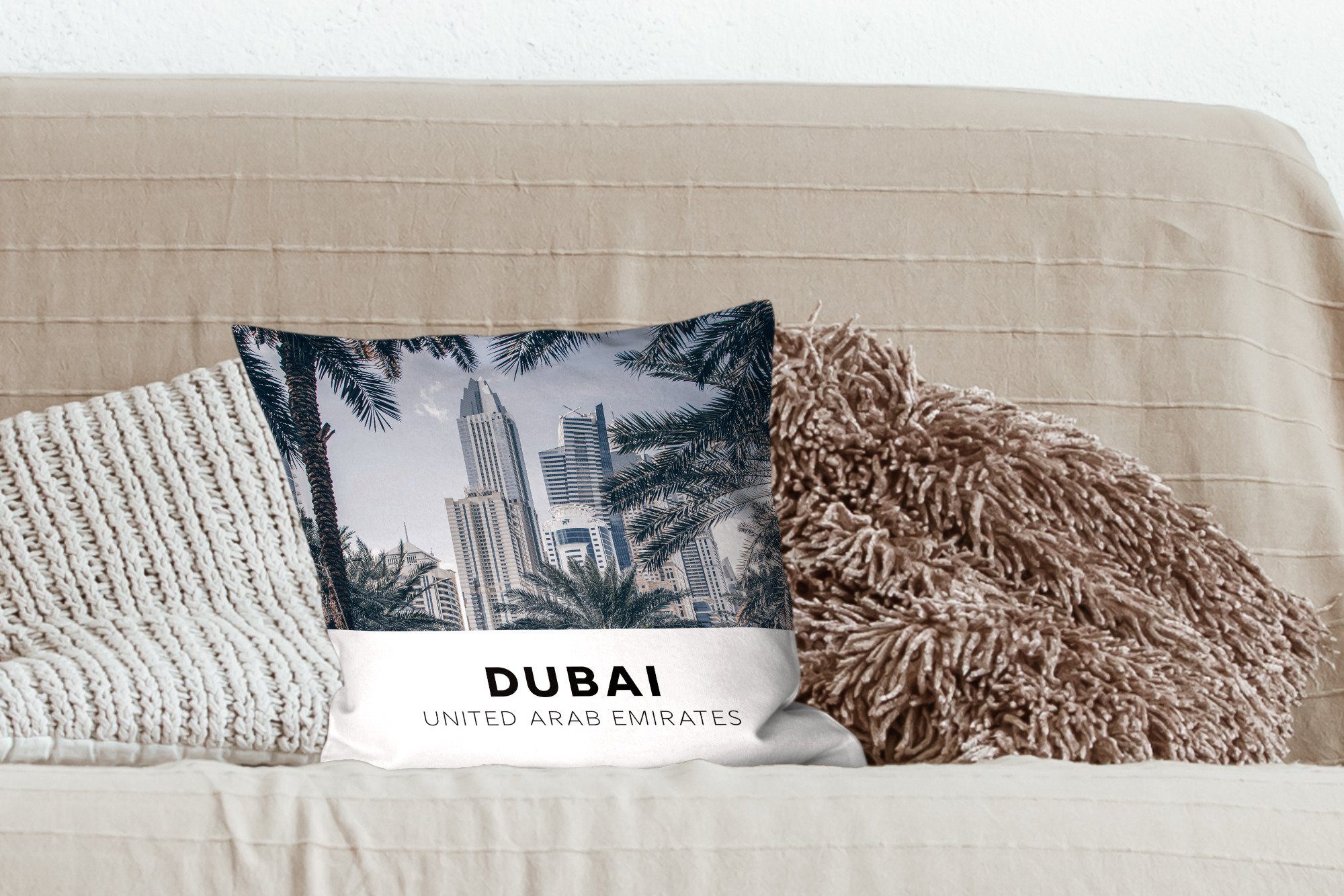 MuchoWow Dekokissen Dubai - - für Wohzimmer, Wolkenkratzer, Zierkissen mit Deko, Sofakissen Palme Schlafzimmer, Füllung