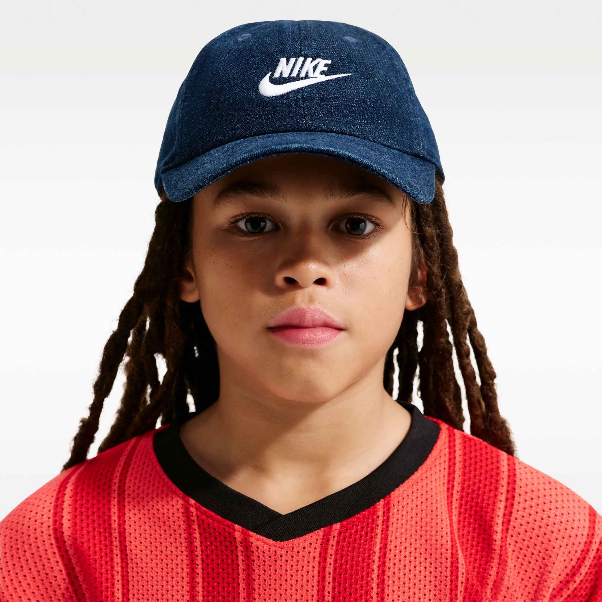 Nike Sportswear Baseball Cap K NK CLUB CAP US CB DENIM für Jugendliche geeignet, aus Baumwolle