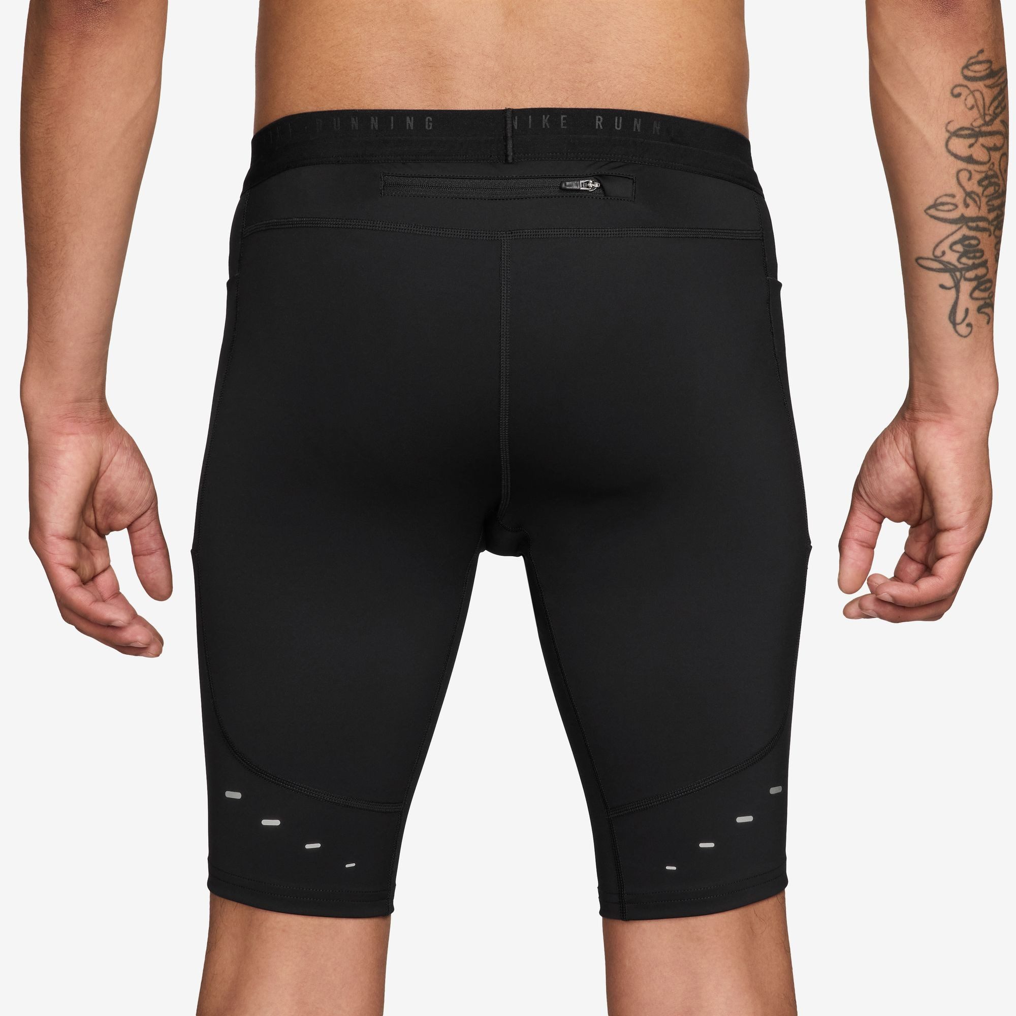 Nike Lauftights M NK DF STRIDE HALF TIGHT sportlicher Stil, eng anliegende Passform