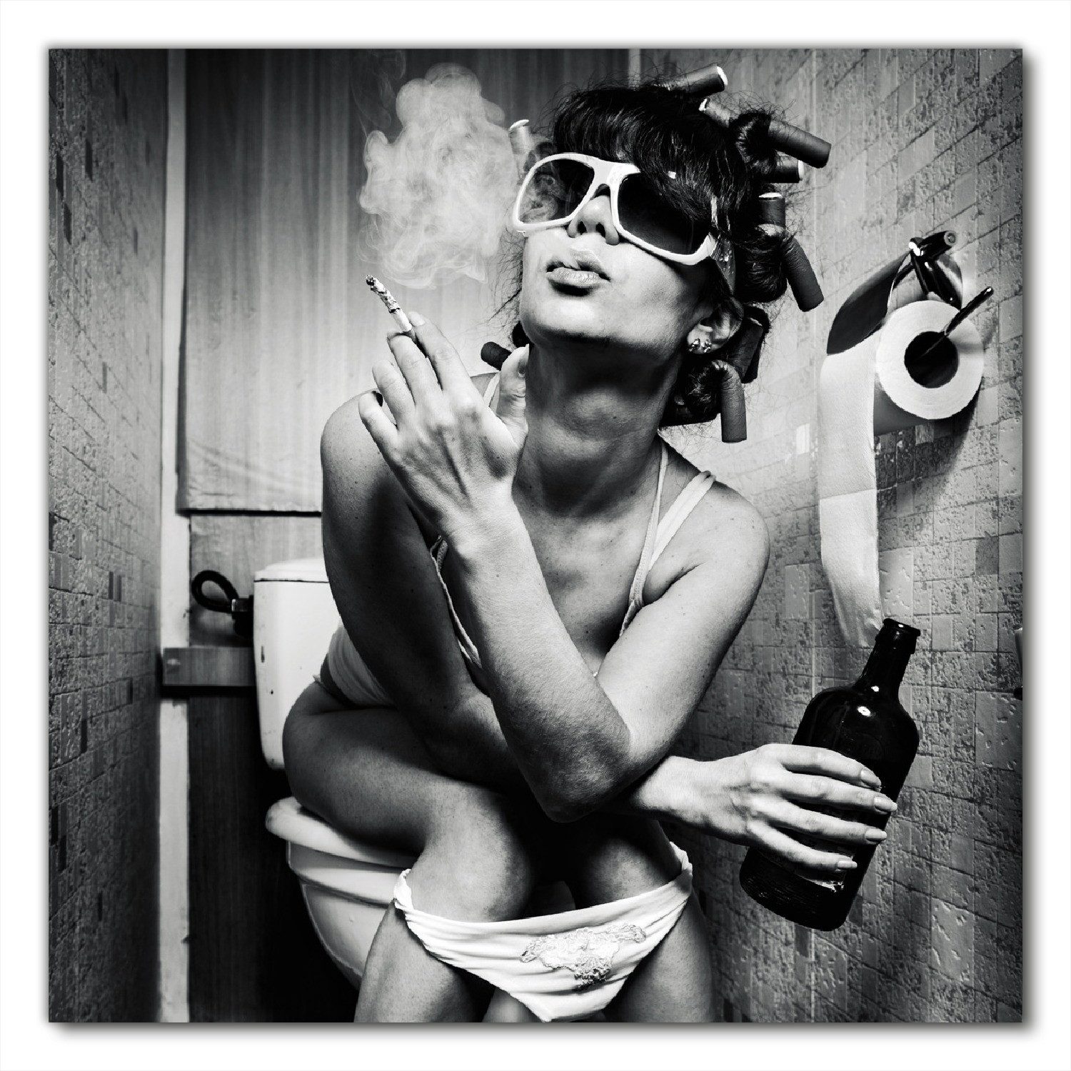 Wallario Möbelfolie Kloparty - Sexy Frau auf Toilette mit Zigarette und Schnaps. € 23,95, (€ 95,80 pro 1 qm).