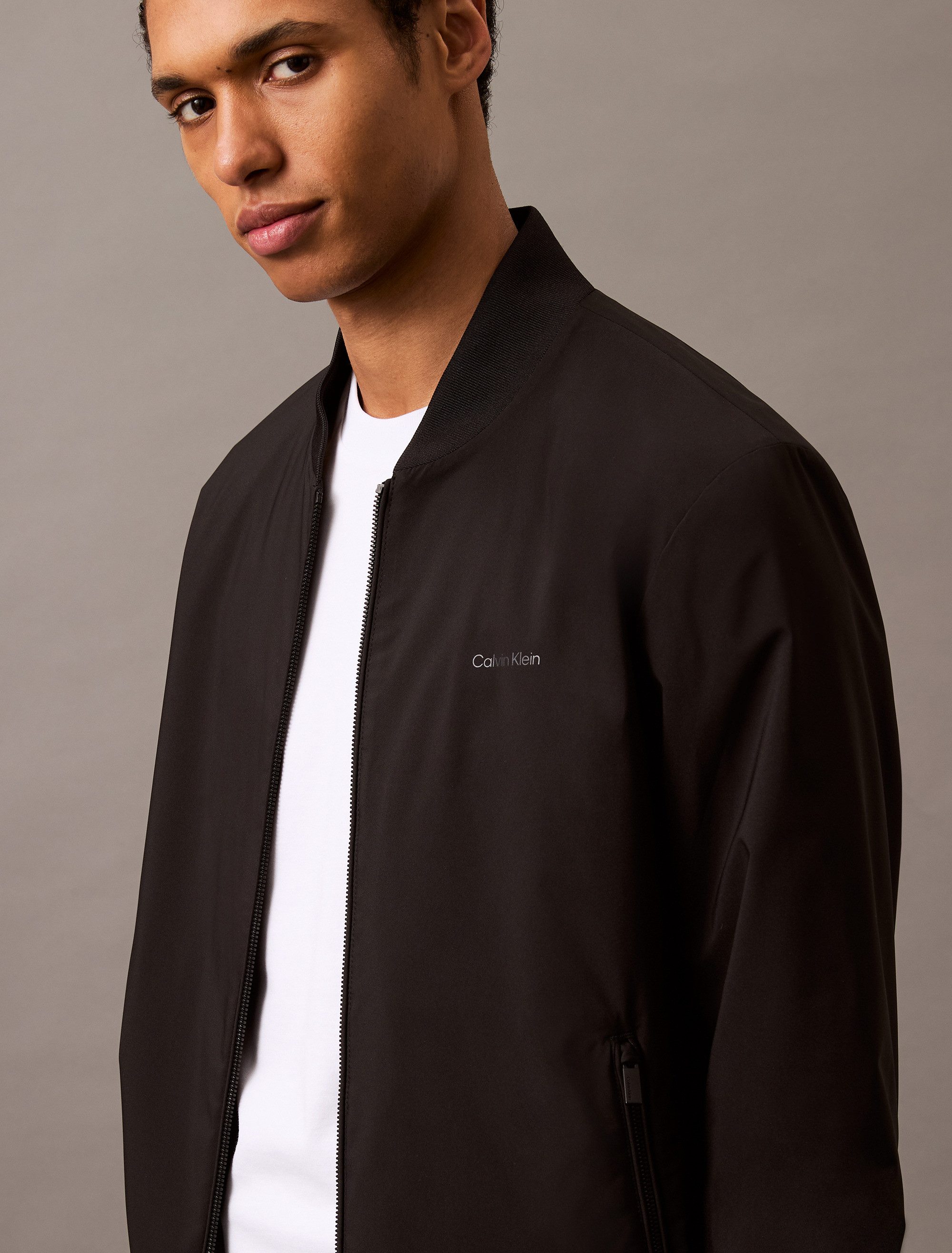 Calvin Klein Bomberjacke Regular fit, mit Rundhalsausschnitt