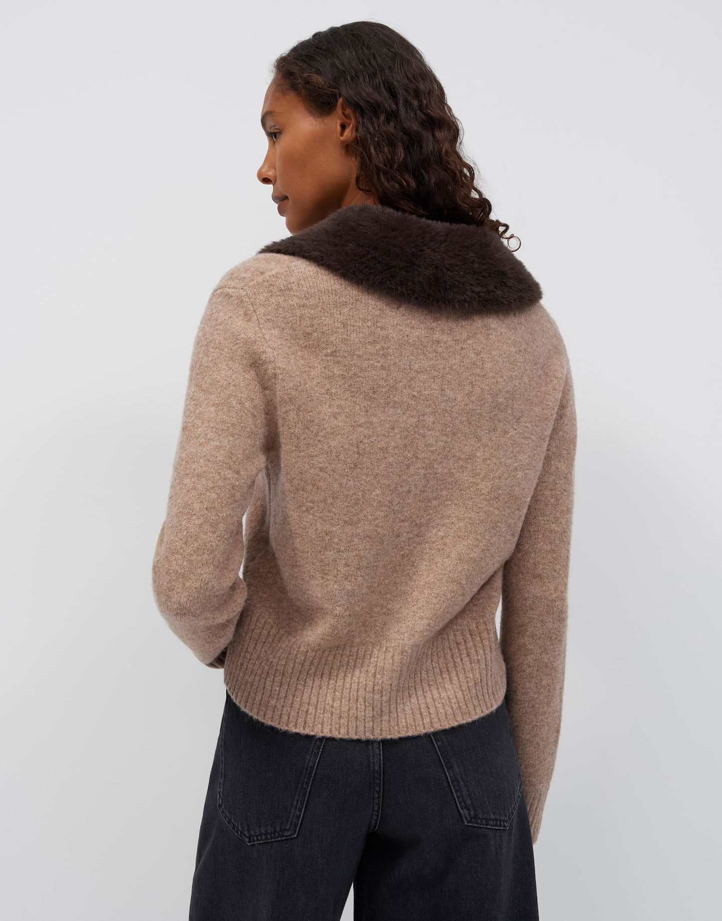 OPUS Strickjacke Dofur aus weichem Strick Verkürzte Länge mit geradem Schnitt und wandelbarem Kragen – Bild 3 von 5