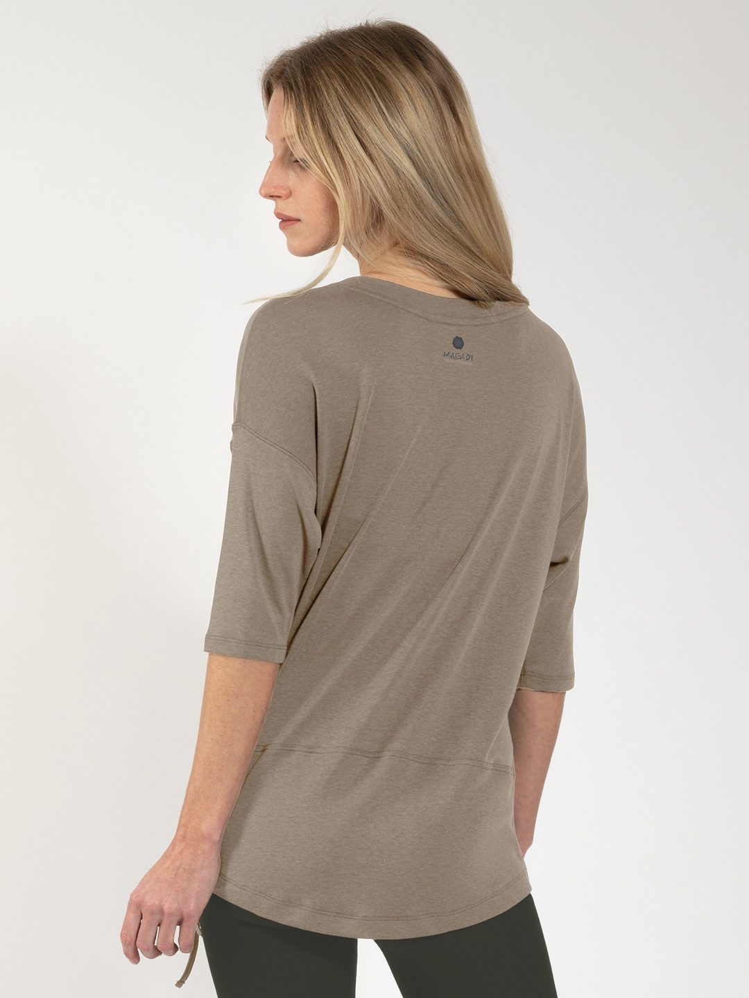 Magadi Yogashirt Sara aus weichem Naturmaterial