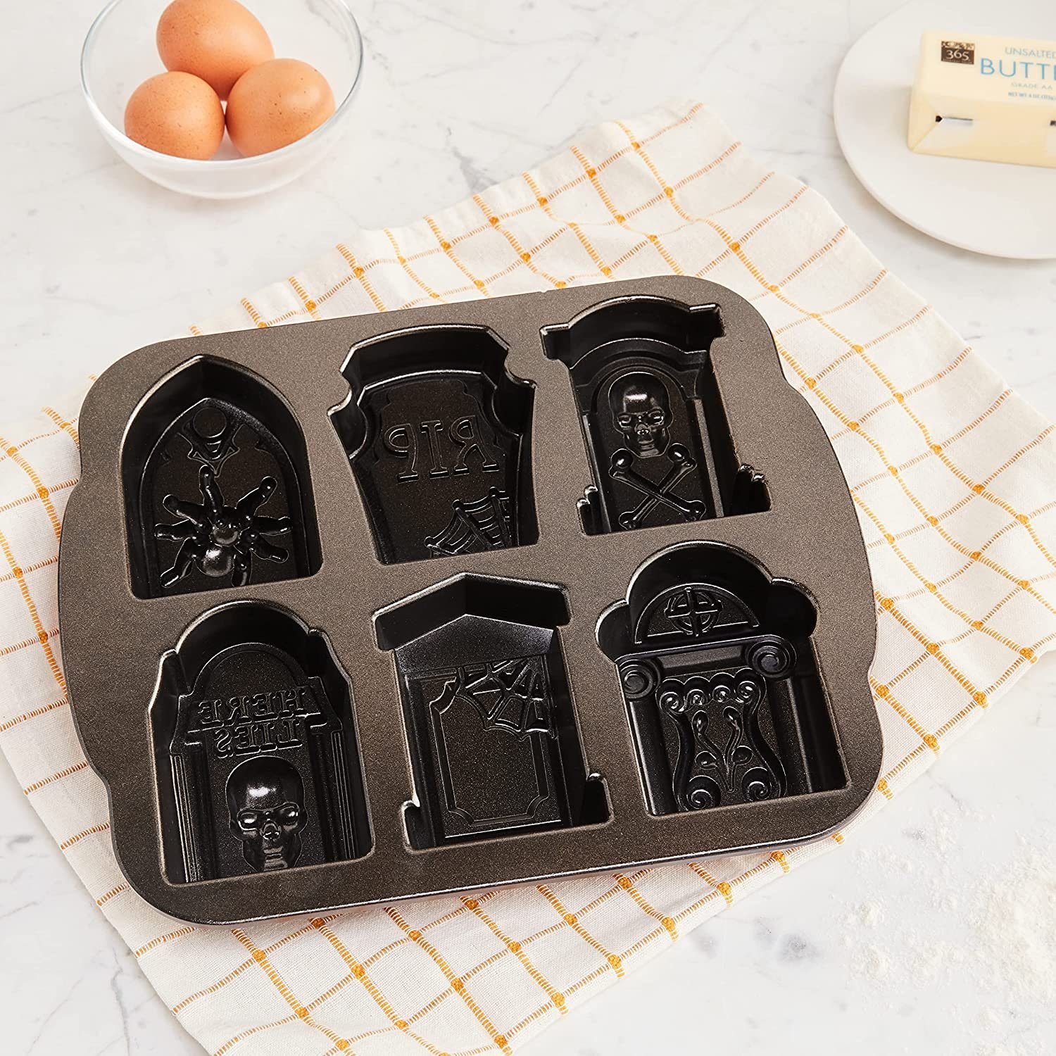 Nordic Ware Backform Backform Tombstone Cakelet Pan aus Aluminium, Braun, Grabstein Formen, Für Halloween und besondere Anlässe geeignet