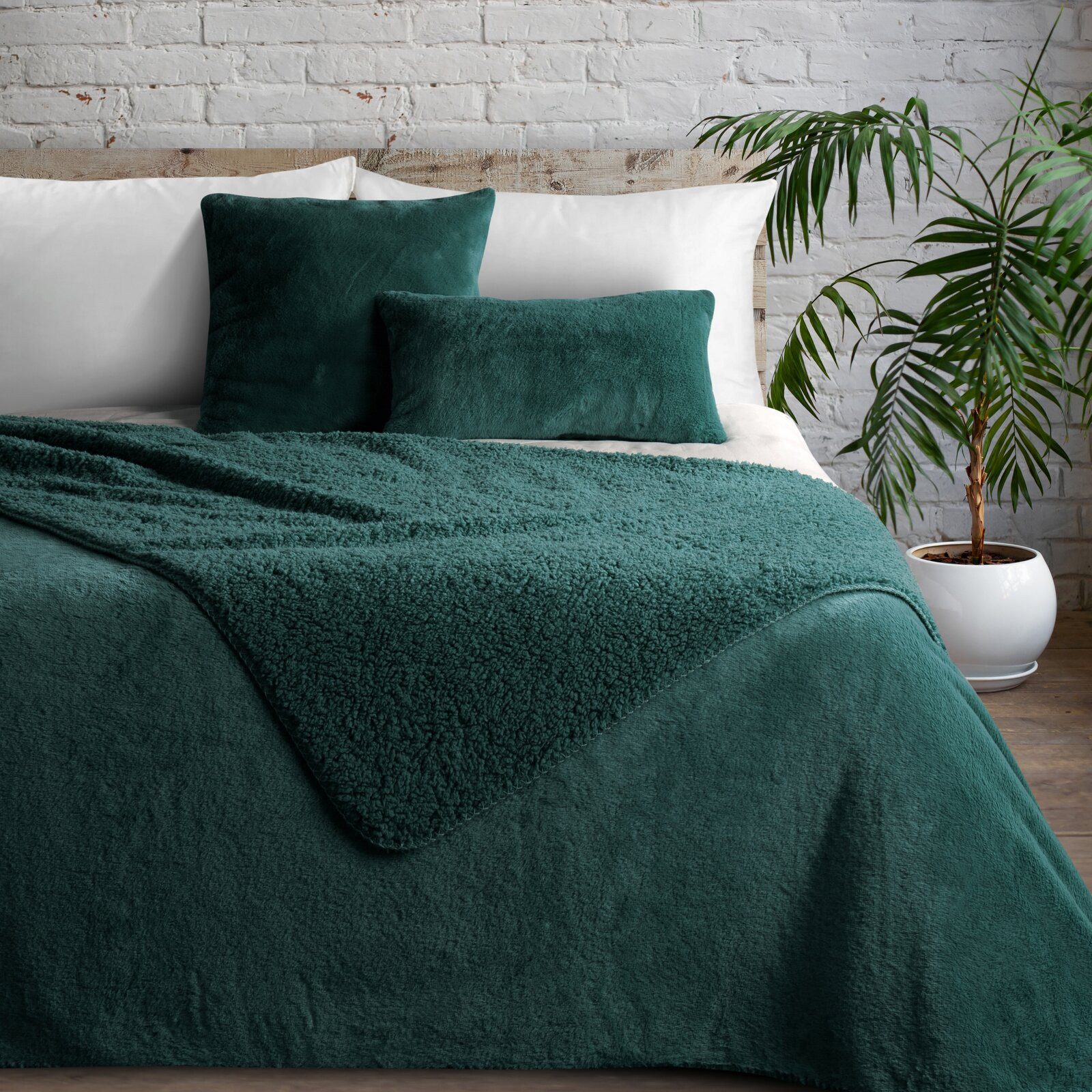 Eurofirany Tagesdecke Fellbettüberwurf NINA, Felloptik, eleganter Überwurf für Bett & Sofa beidseitig, kuschelweich