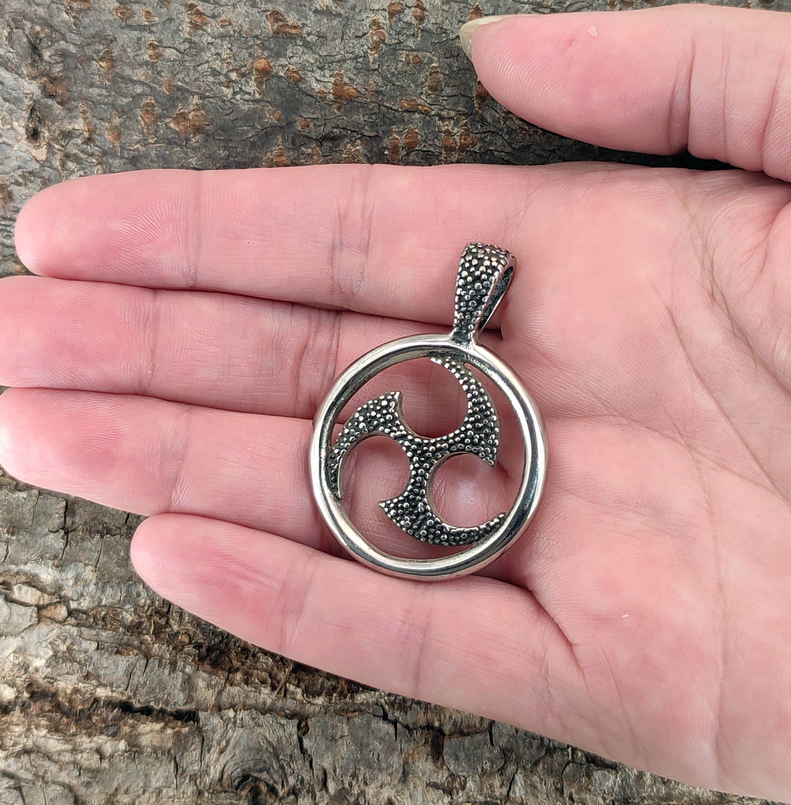 Kiss of Leather Kettenanhänger Triskele Dreier Spirale Keltisch Anhänger Edelstahl schwarz-silber