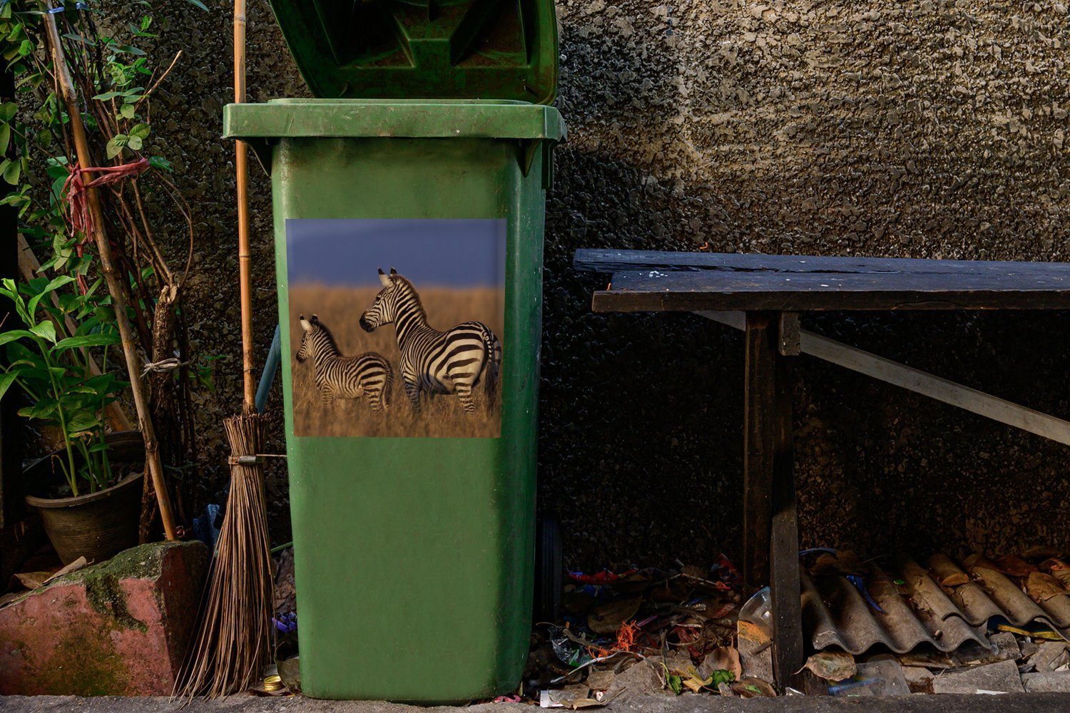 Mutter Mülltonne, (1 St), Abfalbehälter Container, Sticker, MuchoWow Babyzebra Wandsticker Mülleimer-aufkleber, und