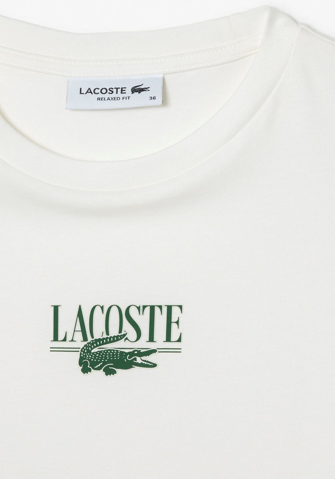 Markenlabel mit Lacoste T-Shirt
