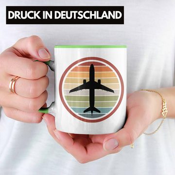 Trendation Tasse Trendation - Pilot Geschenk Tasse Flugzeug Fliegen Geschenkidee Piloten Kaffeetasse Flugzeug Grafik