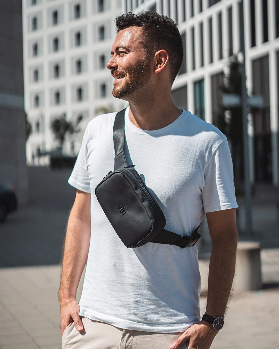 onemate Bauchtasche Hip Bag Pro / schwarz, Im Volumen erweiterbar