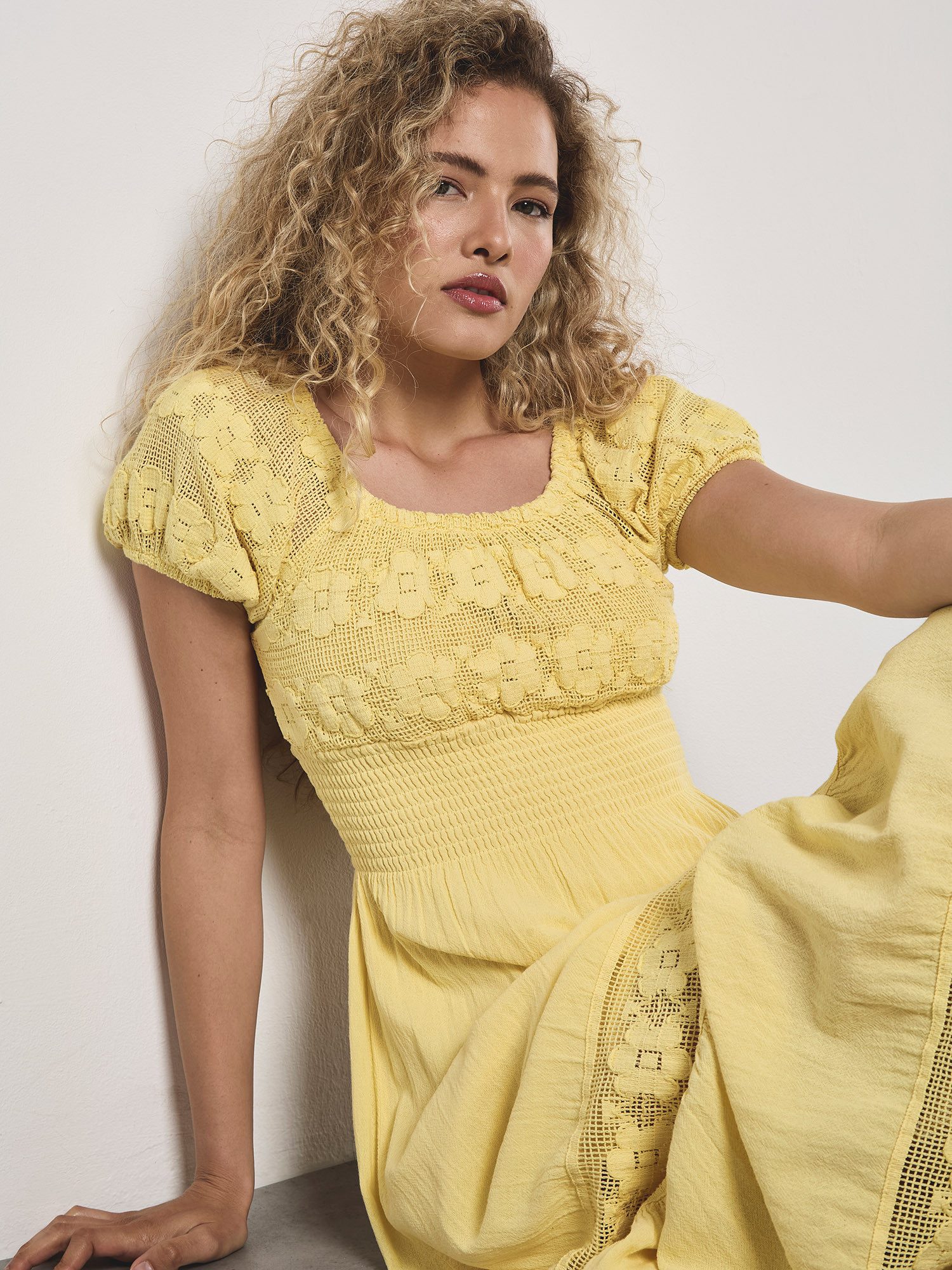 Apricot Maxikleid Maxikleid im Milchmädchen-Stil mit Blumen-Spitze – Bild 2 von 5