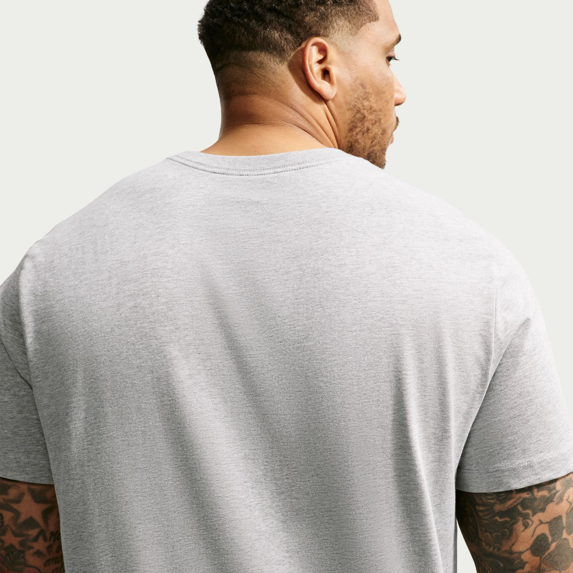 Nike Sportswear T-Shirt Nike Sportswear Men's T-Shirt mit Rundhalsausschnitt, aus Baumwolle, normale Länge