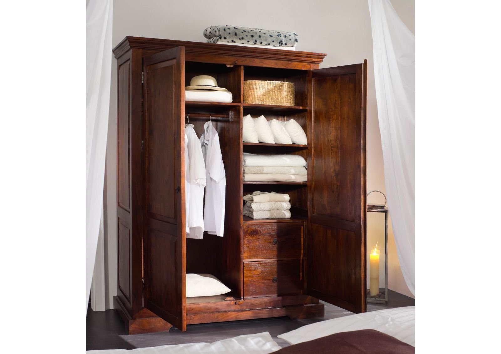 Massivmoebel24 Kleiderschrank (Kleiderschrank Akazie 140x65x200 nougat günstig online kaufen