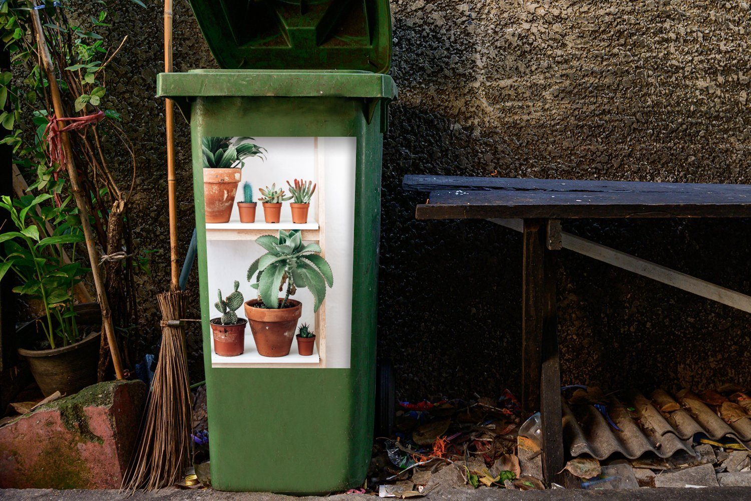 MuchoWow Wandsticker Kakteen auf einem Mülltonne, St), Container, (1 Regal Mülleimer-aufkleber, Sticker, Abfalbehälter