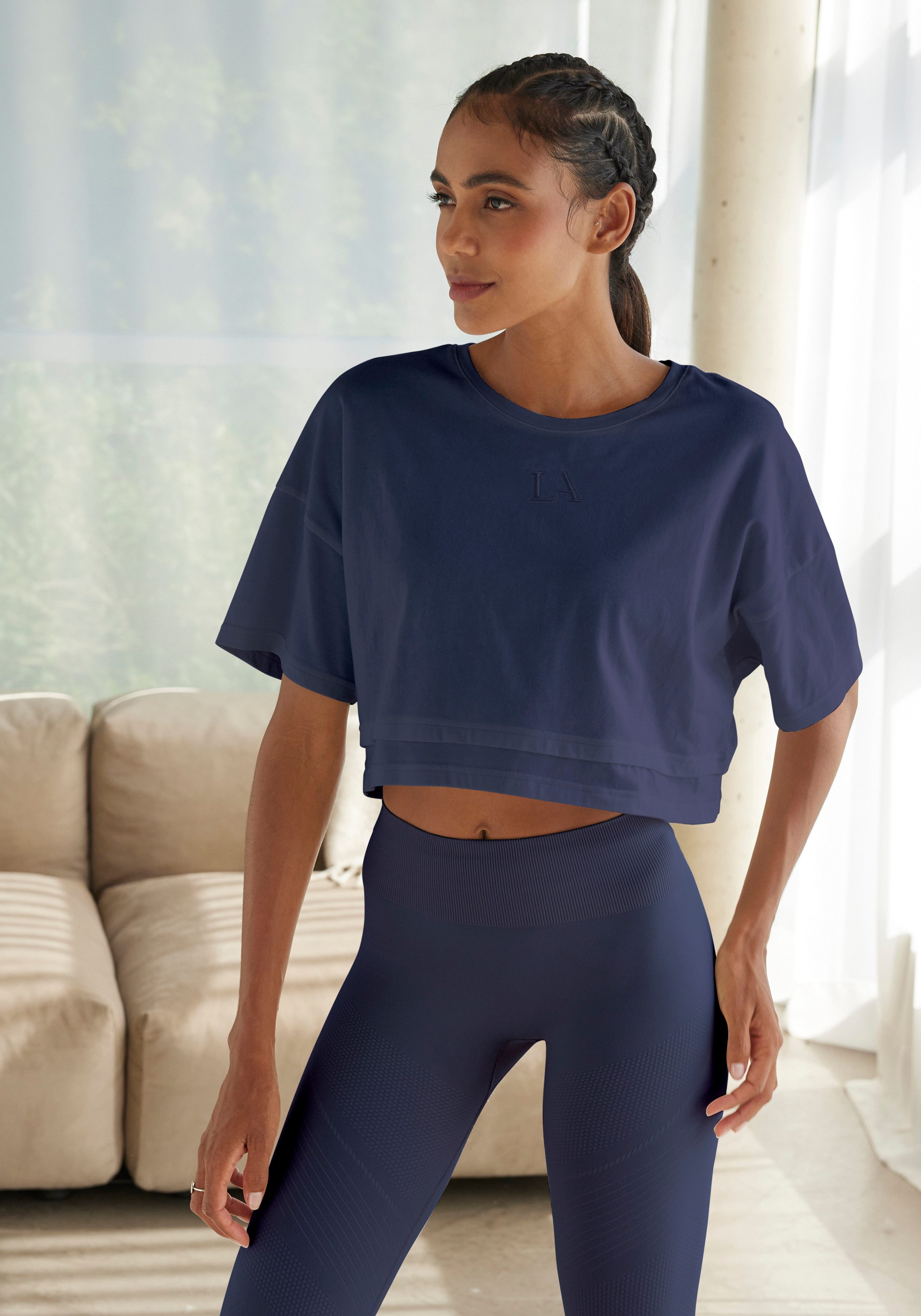 LASCANA Kurzarmshirt T-Shirt, weite Form mit Lagen-Look