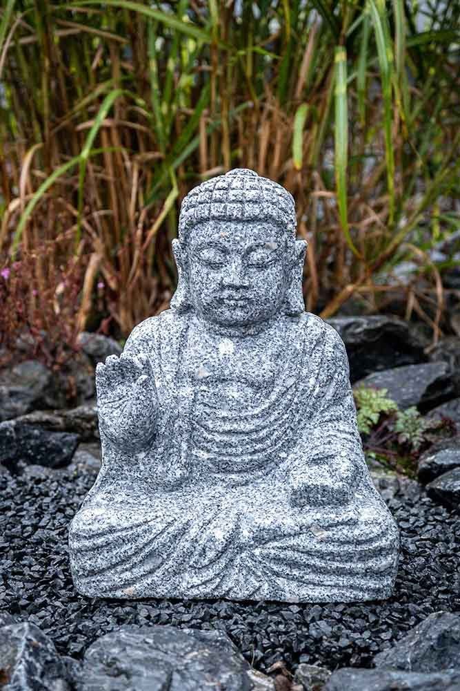 IDYL Gartenfigur IDYL Granit-Stein Figur Buddha, Granit – ein Naturprodukt – sehr robust – witterungsbeständig gegen Frost, Regen und UV-Strahlung.