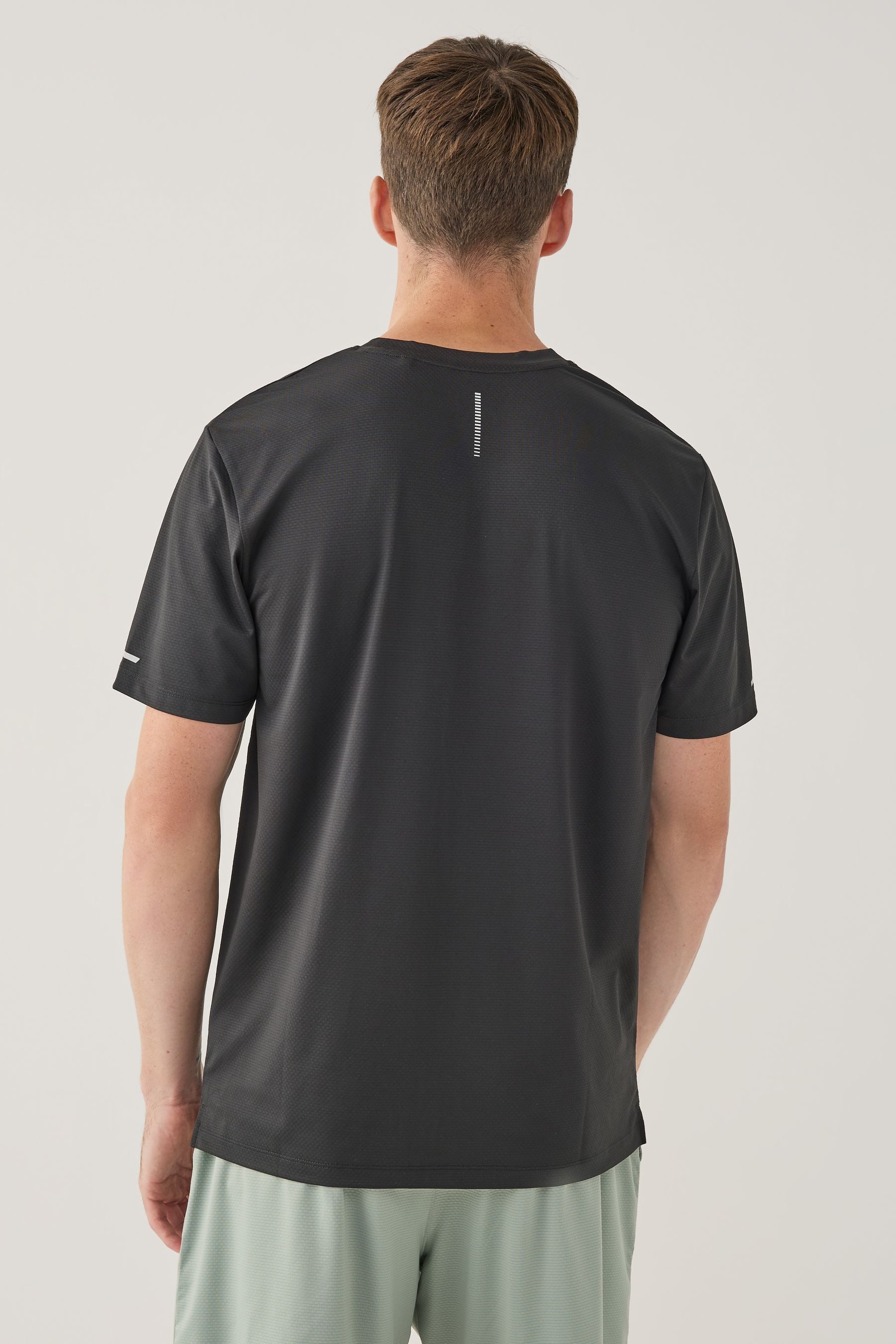 Next Trainingsshirt Next Active & Sports Strukturiertes T-Shirt (1-tlg)