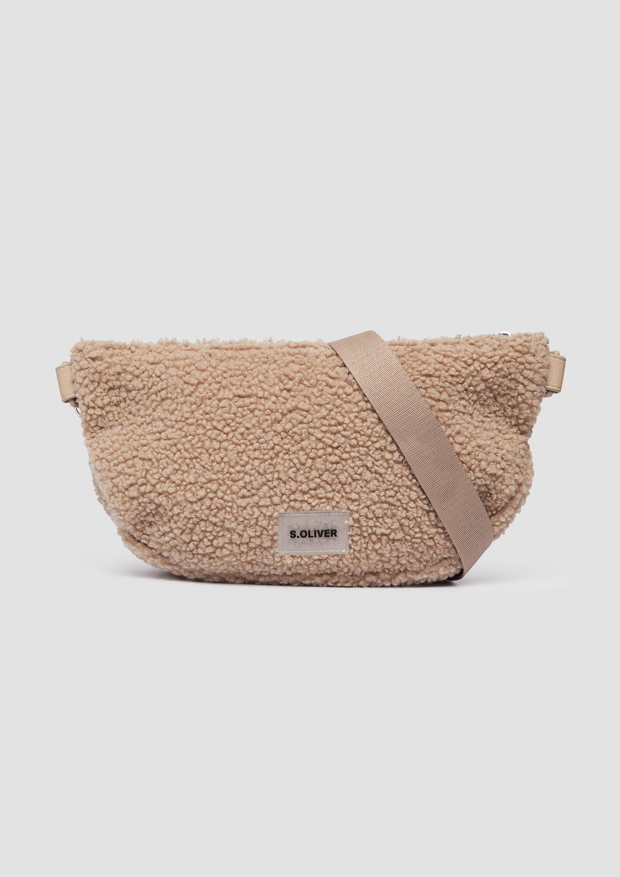 s.Oliver Gürteltasche Tasche Crossbody-Bag aus Teddyplüsch (1-tlg)