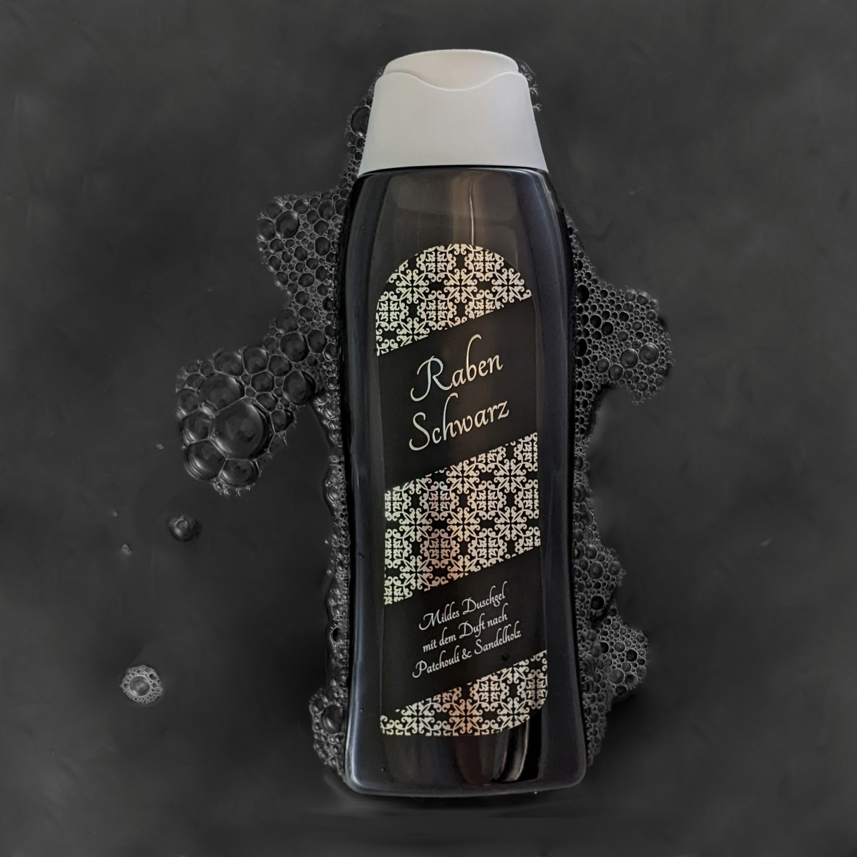 ≈petra Seifen-Set Rabenschwarz [je 300 ml] Duschgel & Cremeseife, ≈petra Manufaktur, schwarz mit schwerem, erdigen Duft nach Patchouli und Sandelholz