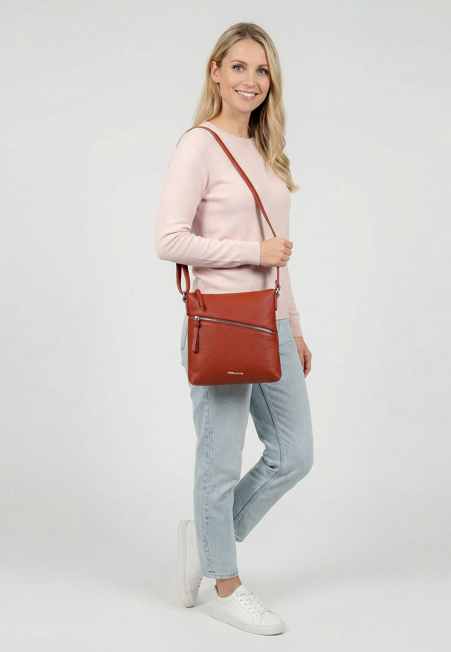 Tamaris Umhängetasche TAS Alessia, Emblem