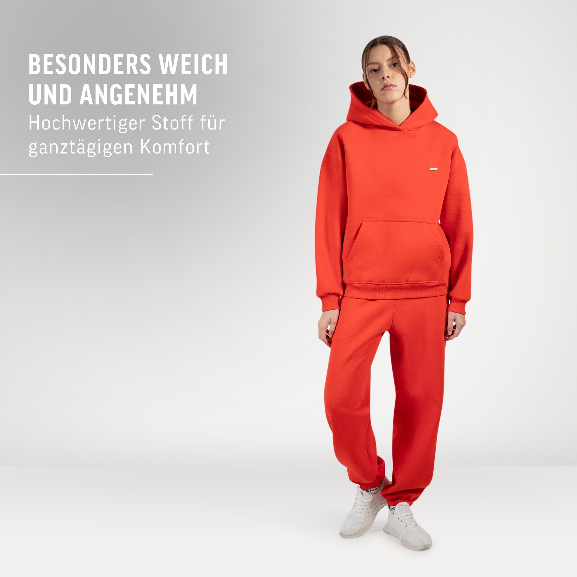 Smilodox Jogginghose Lyanna, Regular Fit Sweathose mit Kordelzug am Bund, Metallabel angenehmes Material Bündchen an Beinabschlüssen Sport Alltag Fitness