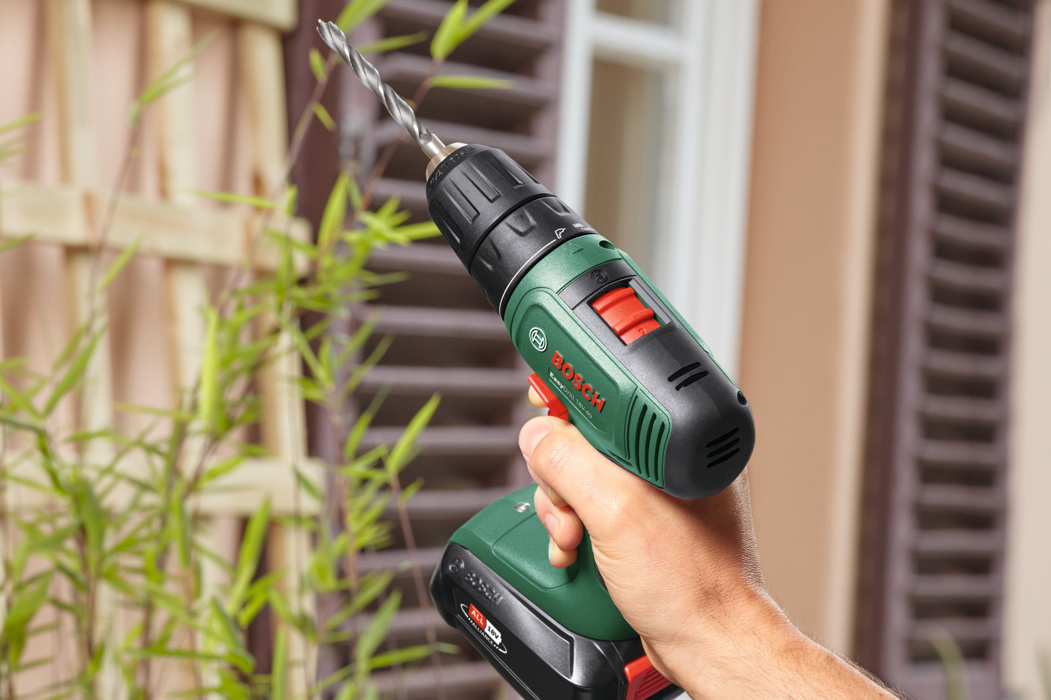 Bosch Home & Garden Akku-Bohrschrauber Easydrill 18V-40, Inkl. Koffer, mit 2 Akkus 18V/2Ah und Ladegerät