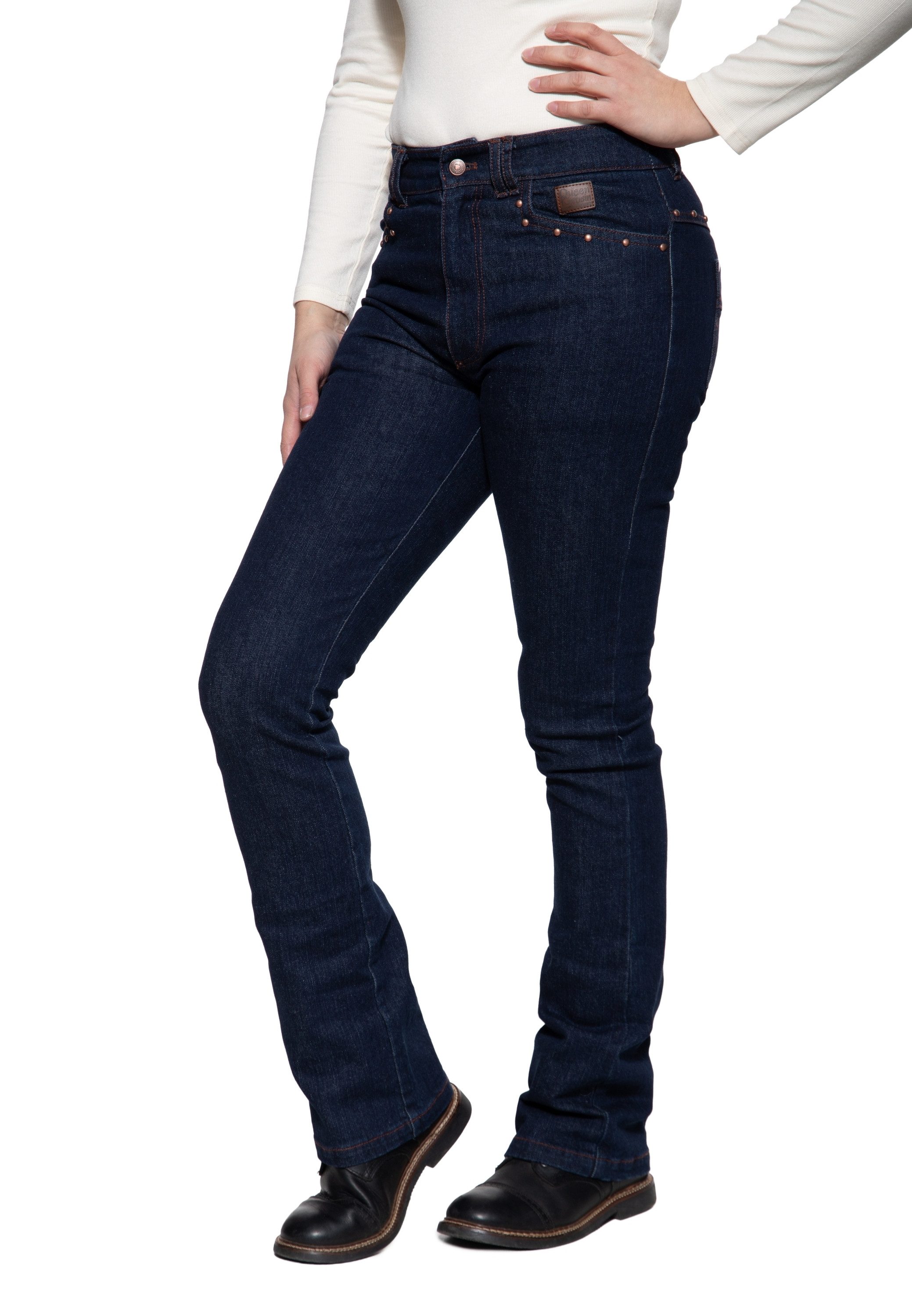 QueenKerosin Bootcut-Jeans Ruby Nietenbesatz an Vordertaschen und Rückenpasse, geprägte Lederpatches