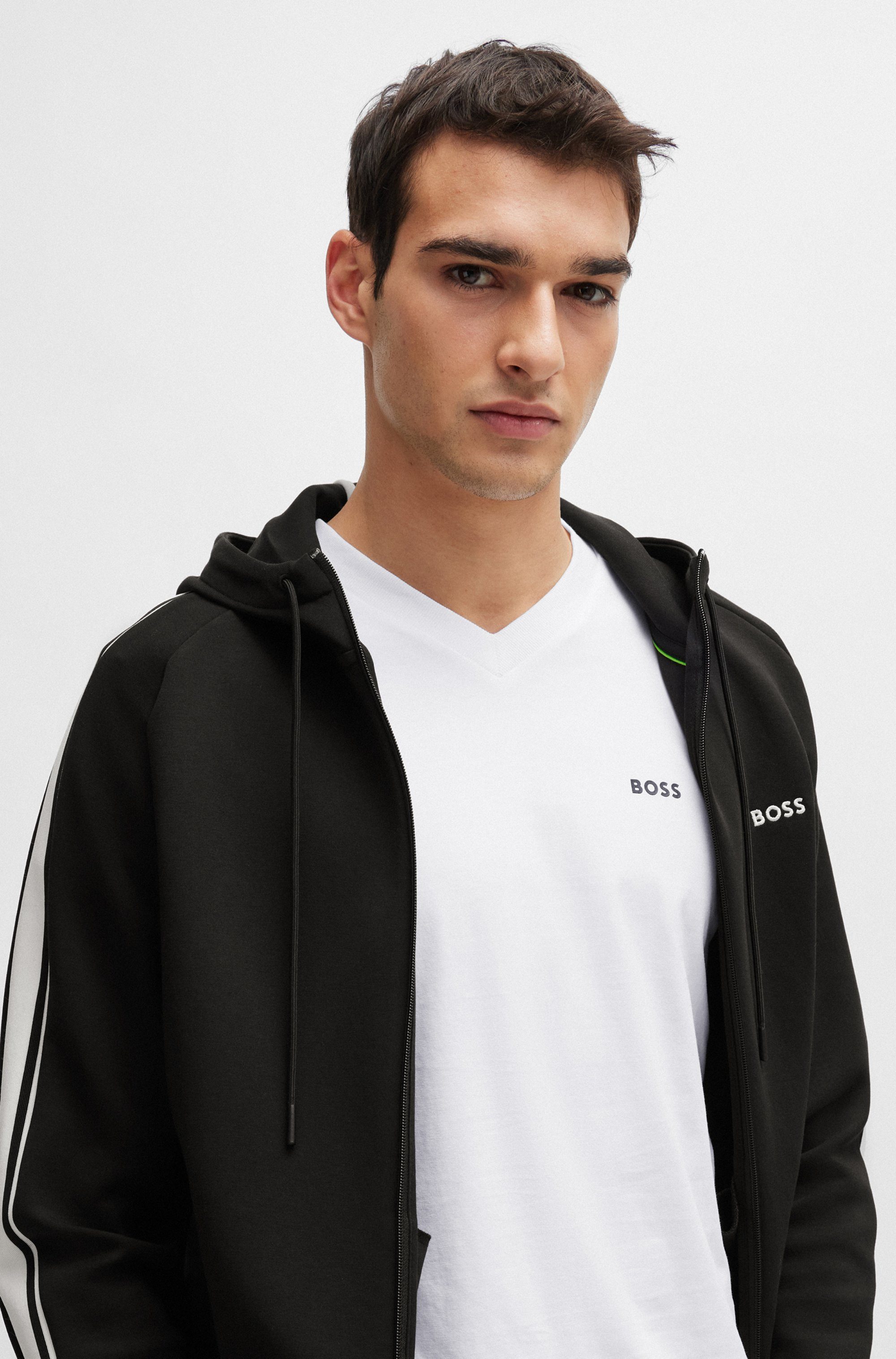 BOSS GREEN T-Shirt Tee V Regular Fit Stretch Jersey Cotton, Logo on Chest, V Ausschnitt – Bild 3 von 5