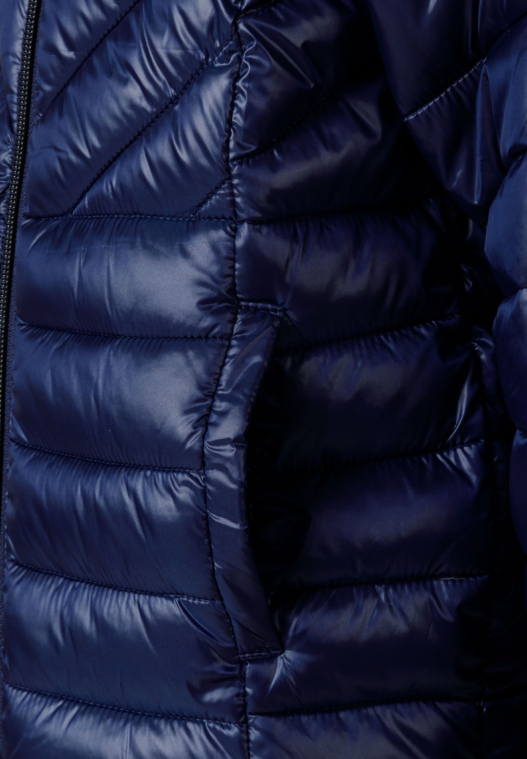 MINOTI Steppjacke für Mädchen mit Kapuze Herz-Abzeichen – Bild 5 von 5