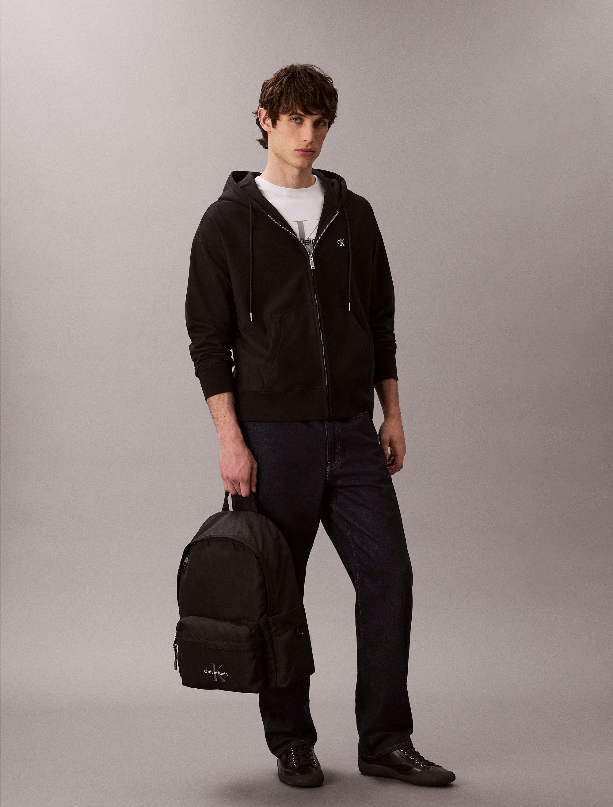 Calvin Klein Rucksack BOLD ROUND BACKPACK, Unisex Freizeitrucksack, Cityrucksack mit CK-Logo