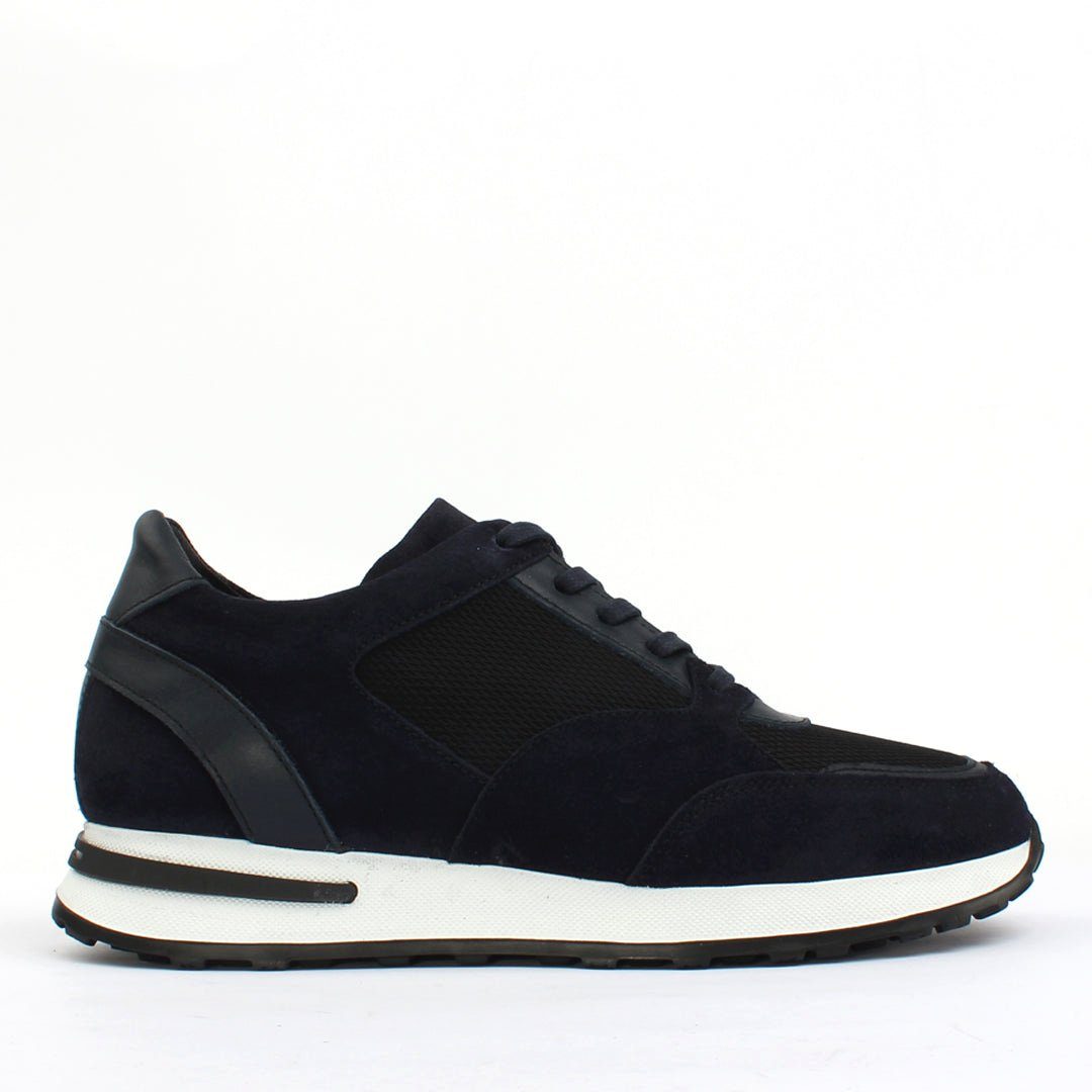 064-1030 Sneaker