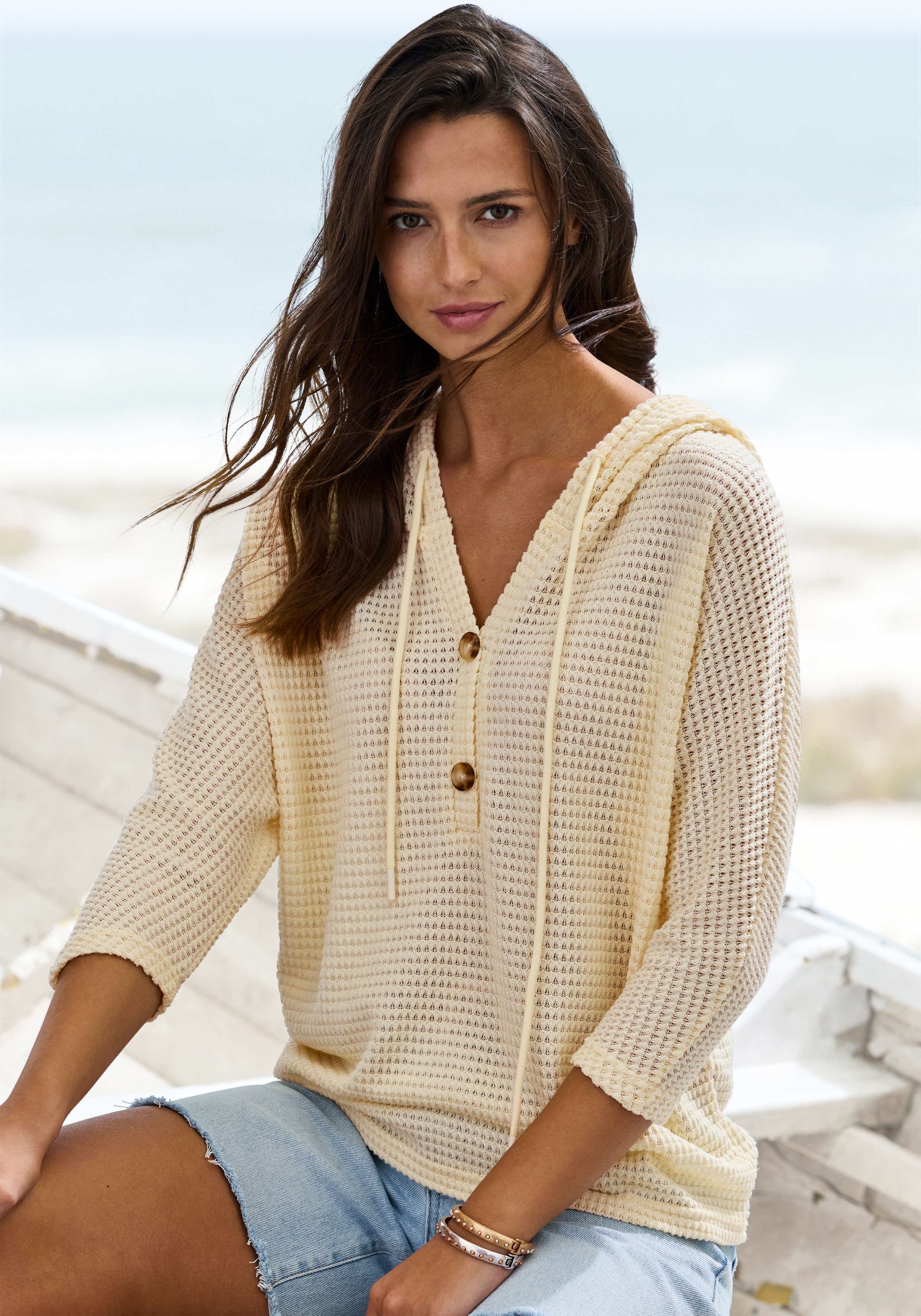 LASCANA Kapuzenshirt aus sommerlichem Waffelstrick Sommerhoody mit Knopfleiste