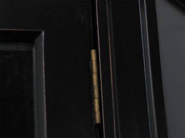 ebuy24 Vitrine Amaretta Eckschrank schwarz, antik patiniert, Brei