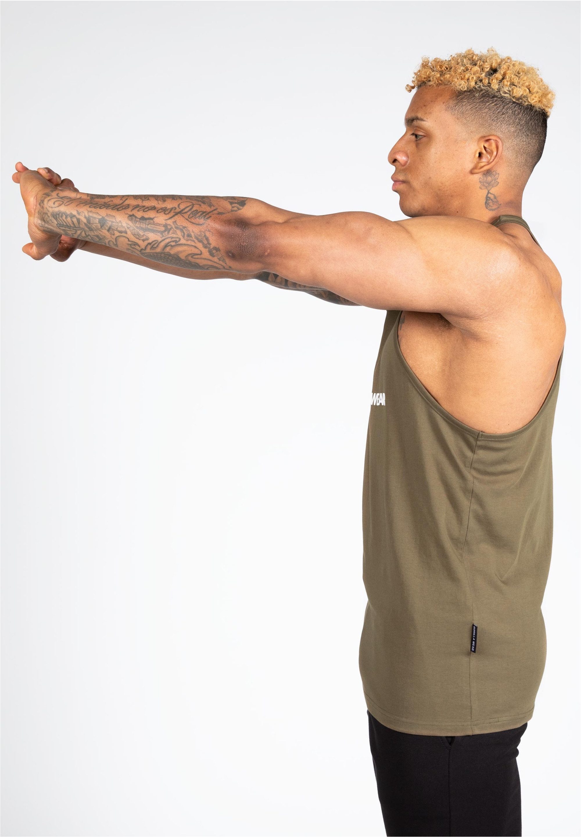 Gorilla Wear Funktionsshirt aus dehnbarem Material