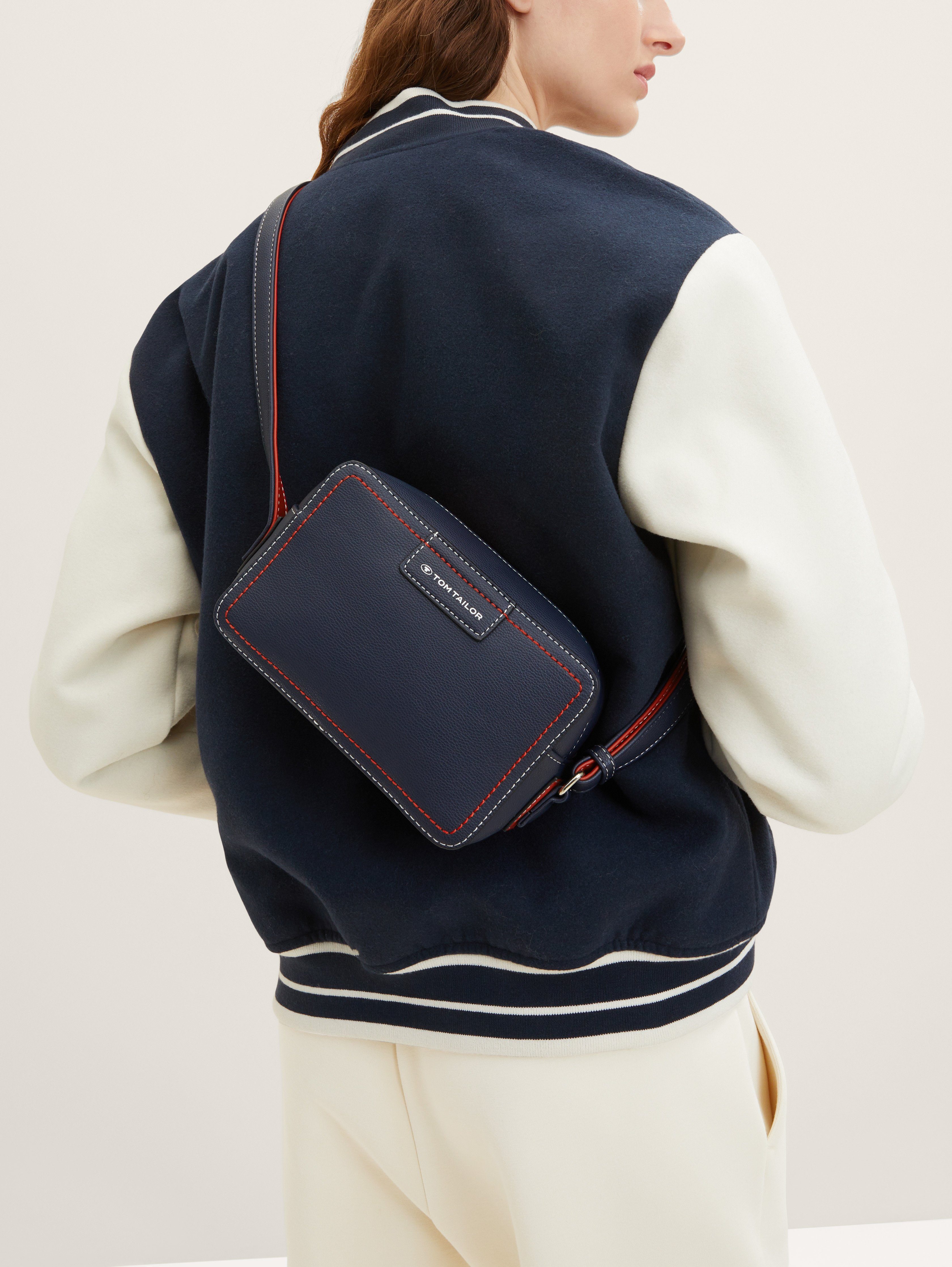 TOM TAILOR Handtasche Miri Mare, maritimer Stil mit Kontrastnähten und durchdachten Farbakzenten