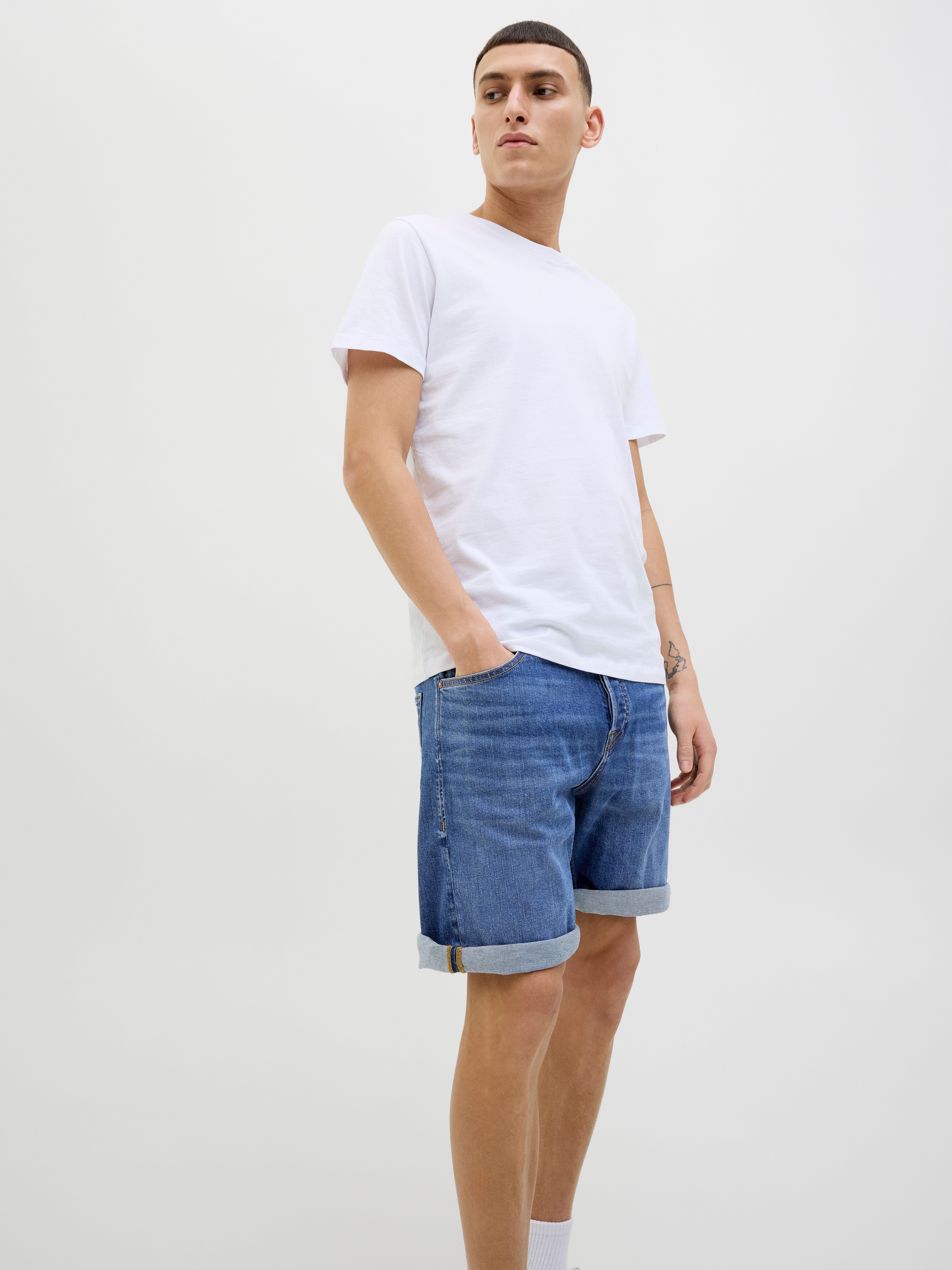 Jack & Jones Shorts JJIORIGINAL mit stylischem Aufschlag und Knopf mit stylischem Aufschlag