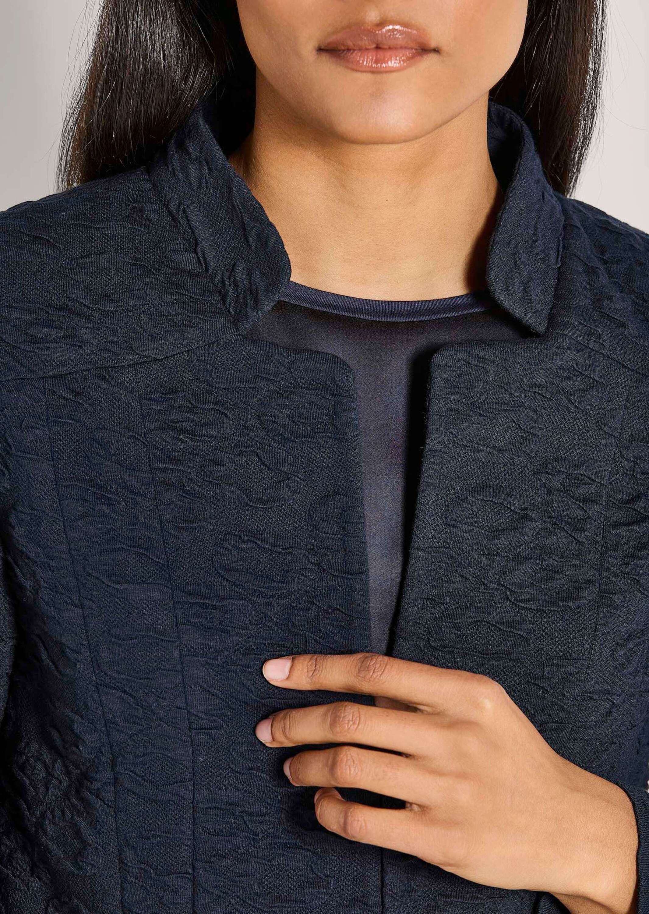 MADELEINE Kurzblazer Moderner Businessblazer mit Leo-Muster Langarmblazer mit trendigem Stehkragen und Hakenverschlüssen – Bild 4 von 5