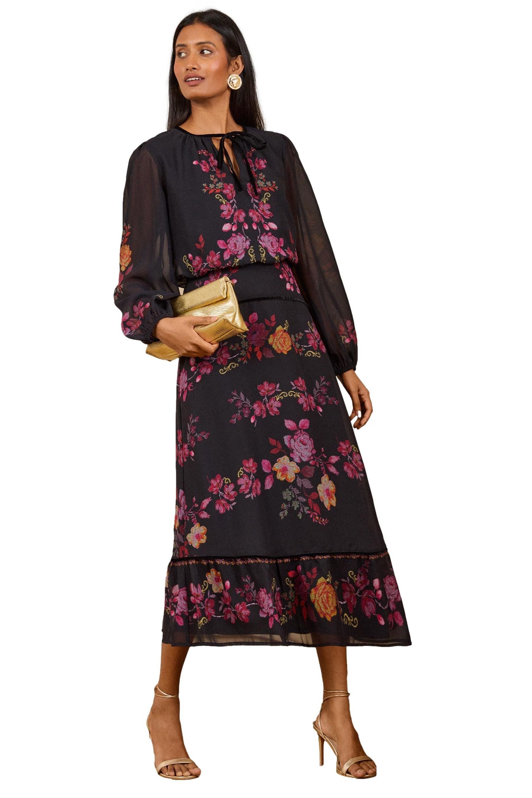 Love & Roses Midikleid Love & Roses gestuftes Midikleid mit Print (1-tlg)