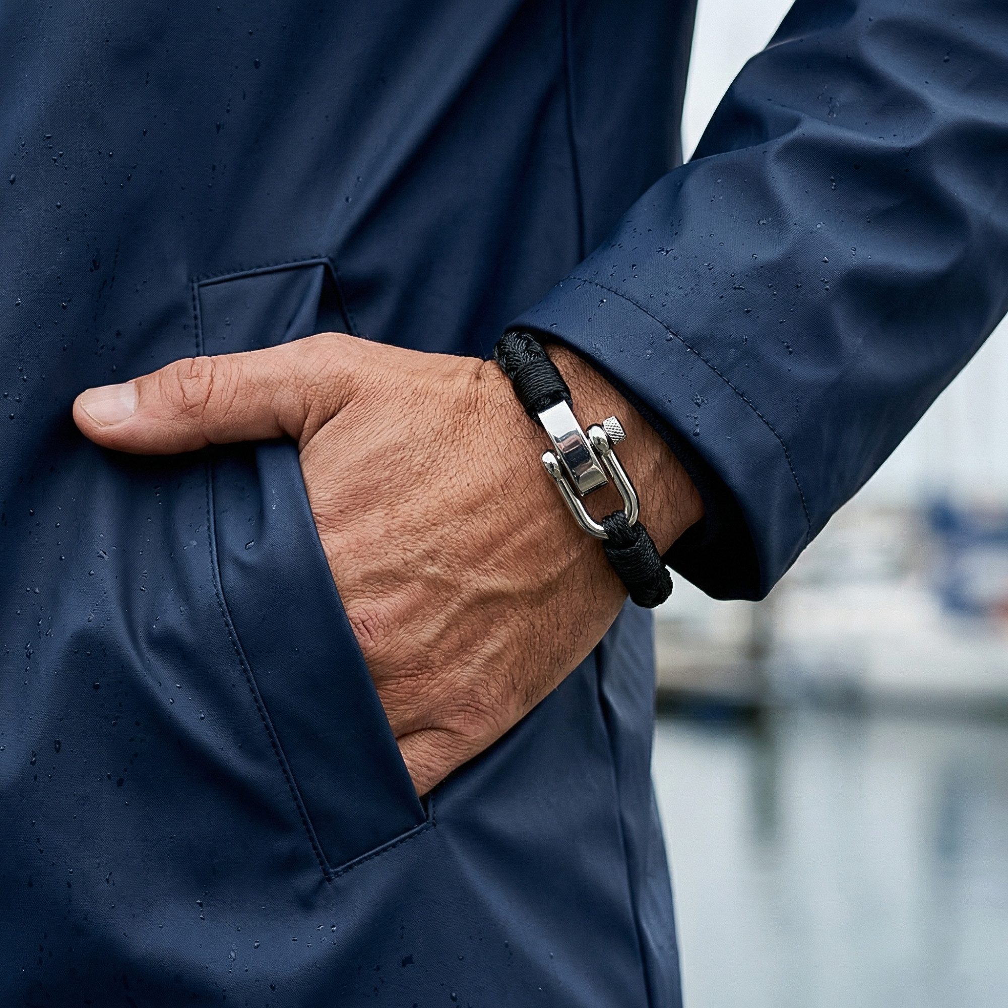 UNIQAL.de Armband aus Segeltau „Küstenlinie Kollektion“ (Maritimes Armband mit Edelstahl Schäkel, Nautischer Stil inspiriert von Meer & Küste, Unisex), Handgefertigt in Deutschland