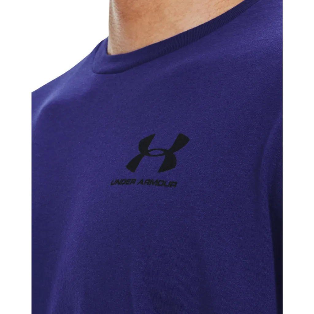 auf UA Under Herren T-Shirt Brustseite Sportstyle linker Lila Logo mit Armour® T-Shirt